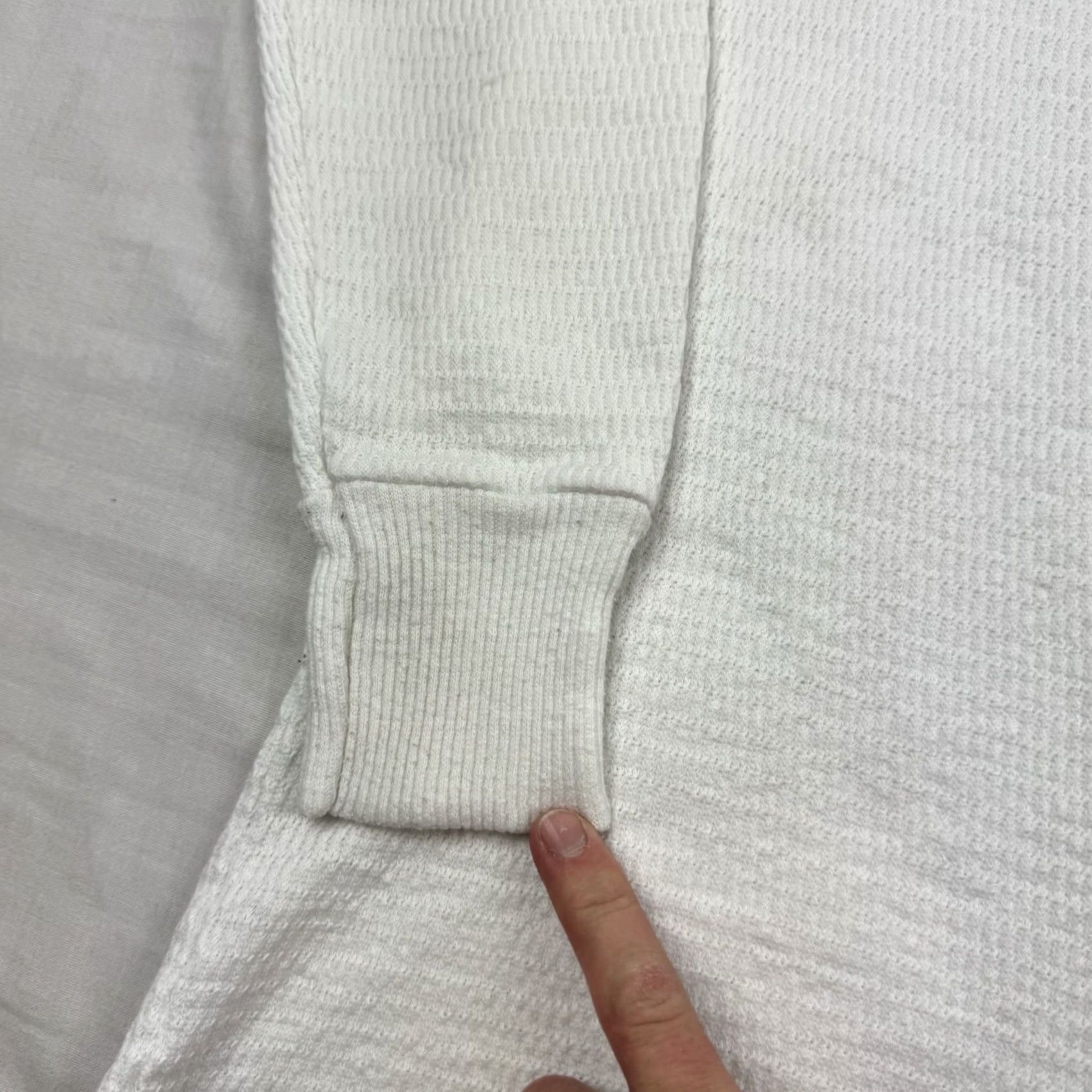 Hanes VINTAGE Hanes Thermal Knit T-Shirt Mens Small White 70s USA Crew Neck Long Sleeve Slim Size US S / EU 44-46 / 1 - 3 Thumbnail