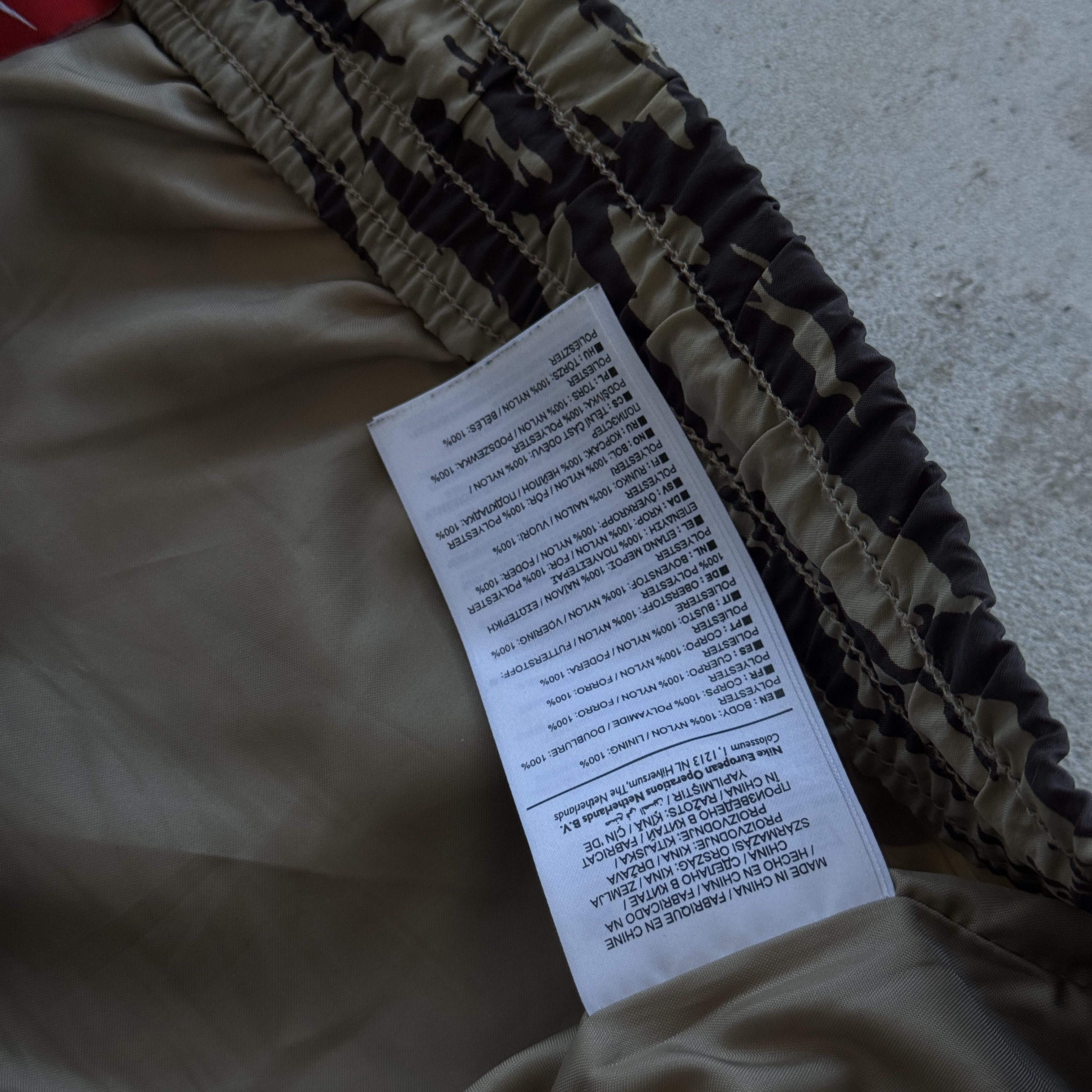 Nike Nike Tiger Camo Track Pants Big Logo Swoosh Back Size US 32 / EU 48 - 8 Thumbnail