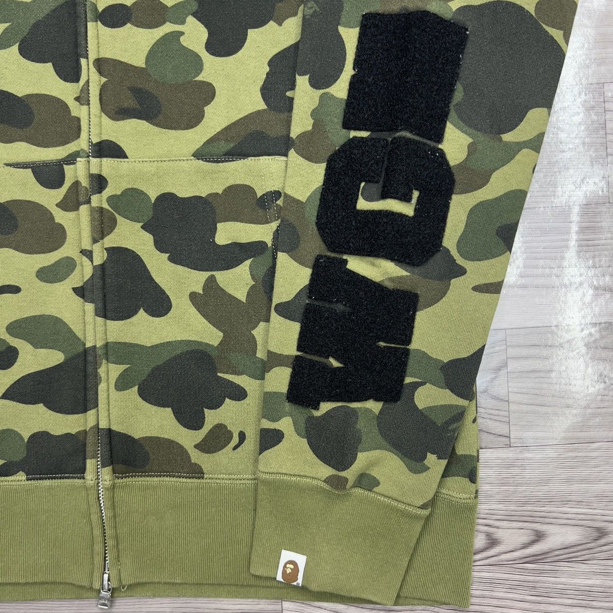 Bape Bape Shark Hoodie With Removable Patches Size L Size US L / EU 52-54 / 3 - 22 Thumbnail