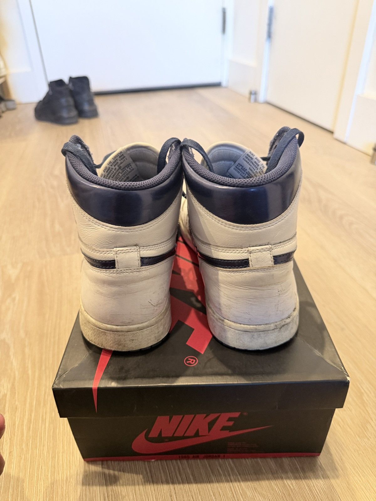 Jordan Brand Jordan 1 Navy Metallic Size US 9.5 / EU 42-43 - 4 Thumbnail