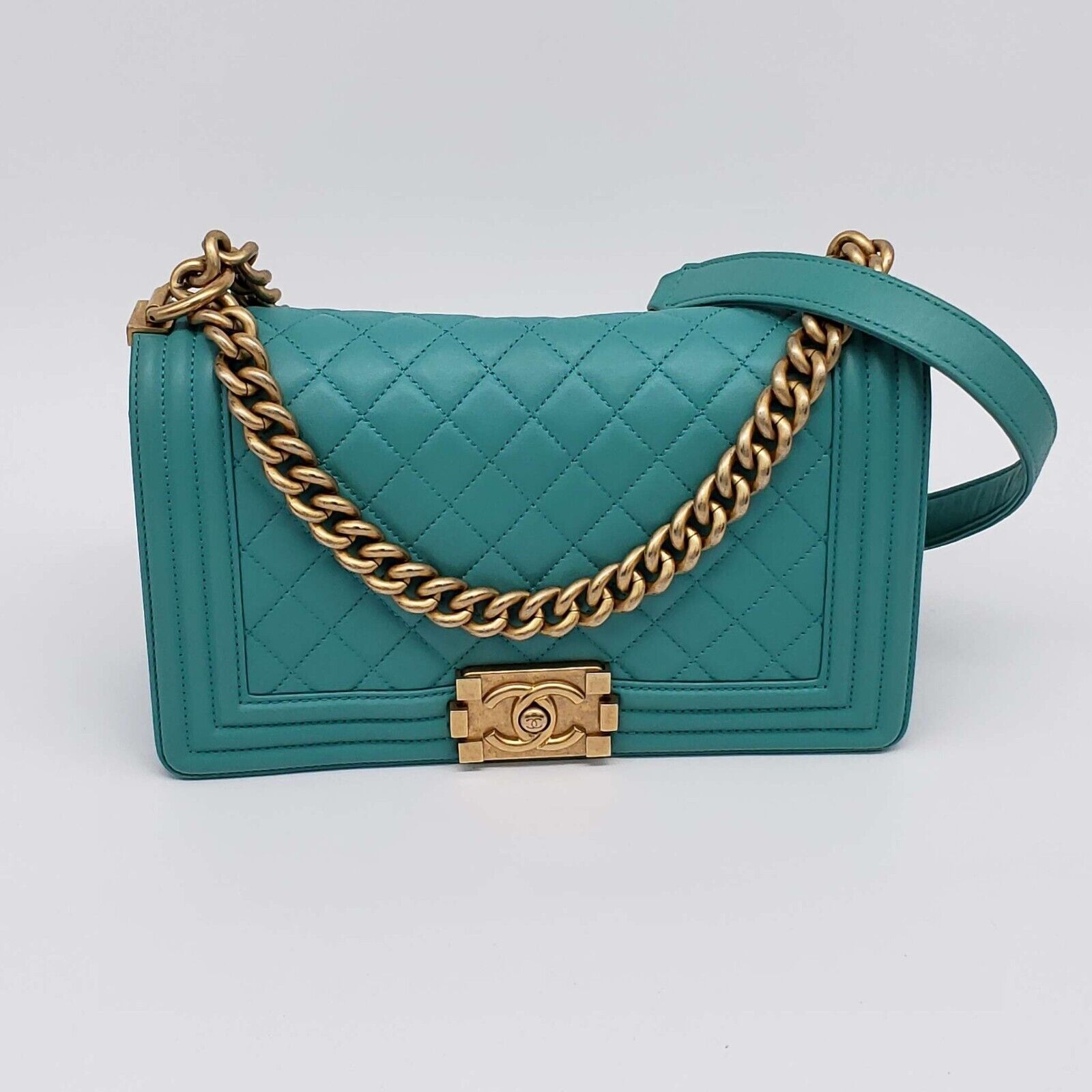 Chanel Authentic CHANEL Boy Green Leather Shoulder Bag 2650-080524 Size ONE SIZE - 1 Thumbnail