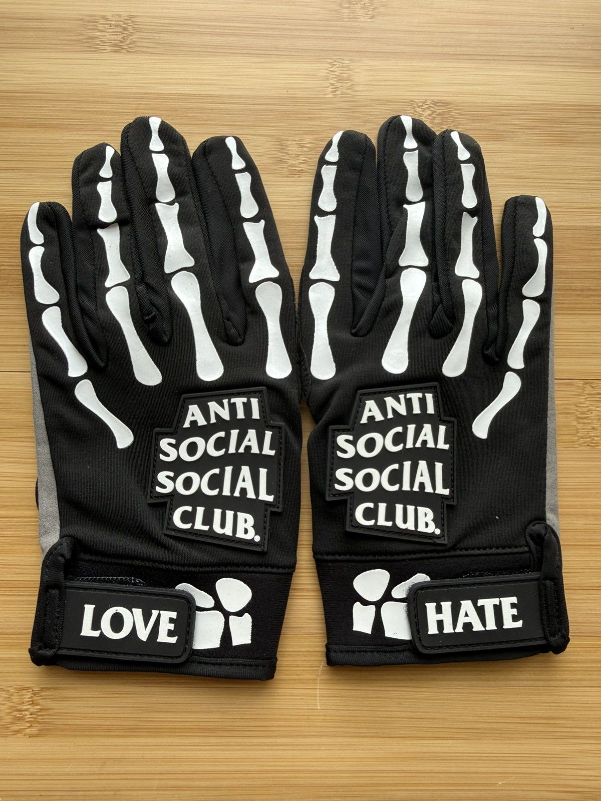 Other Anti Social Social Club “To The Bone” Gloves Size ONE SIZE - 1 Thumbnail