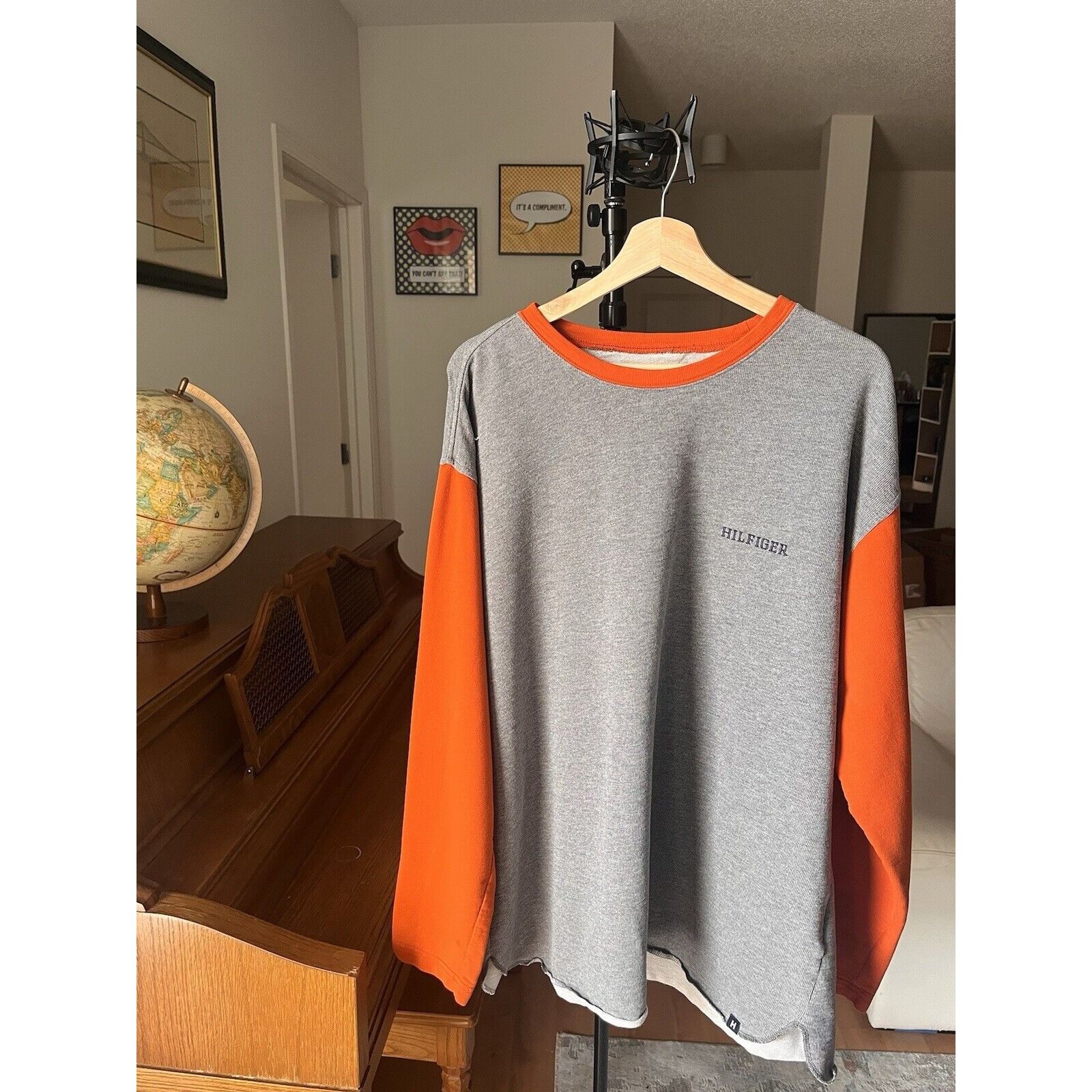 VINTAGE TOMMY HILFIGER LONG SLEEVE GREY CREWNECK SWEATSHIRT