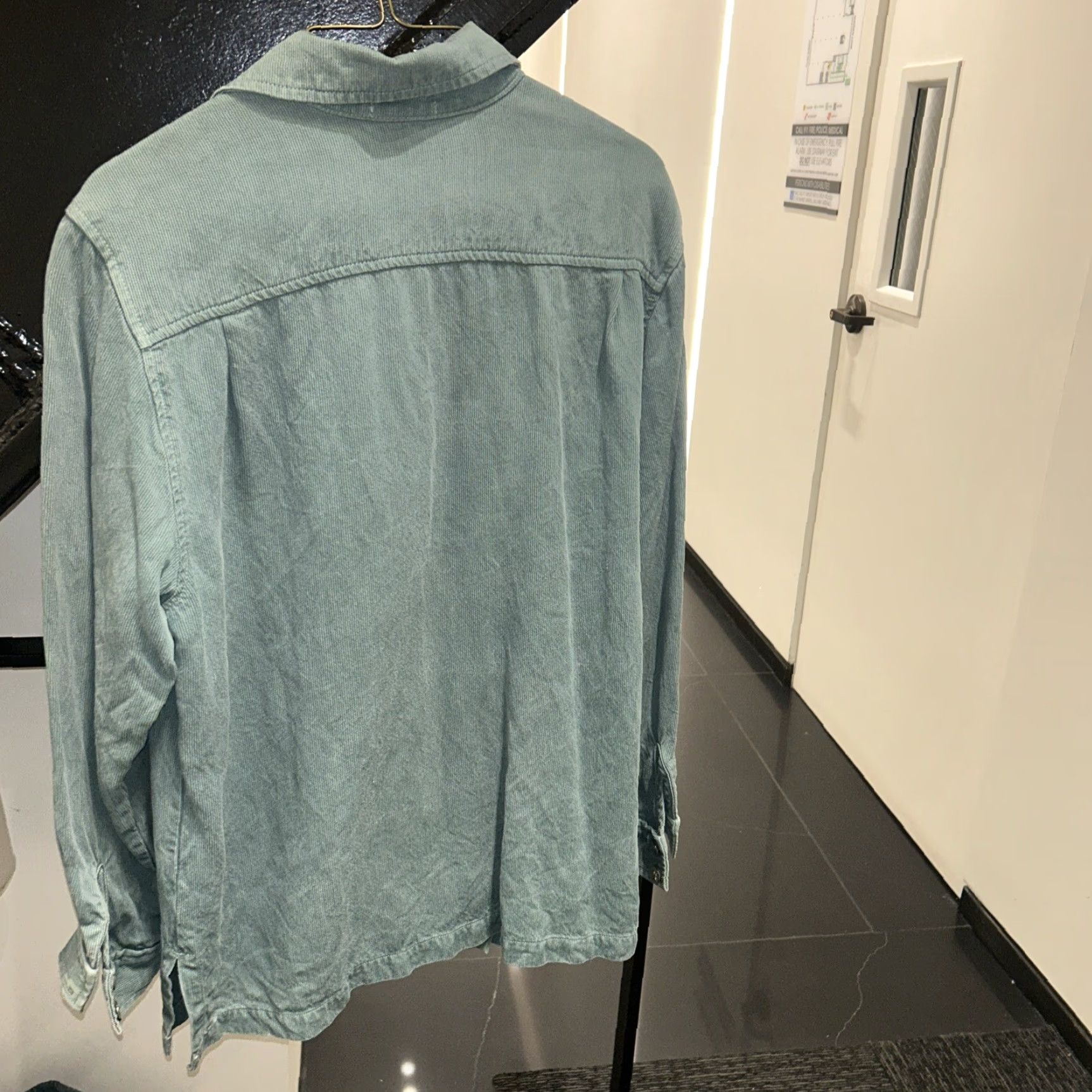 Vintage VINTAGE Democracy Green corduroy shirt Women's Medium USA 100% Tencel Button-Up M Corduroy Green USA Women's Medium Democracy Shirt Size M / US 6-8 / IT 42-44 - 6 Thumbnail