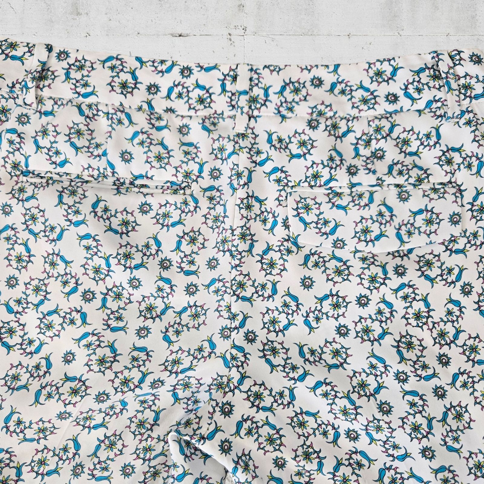 Theory White Blue Floral Silk Tapered Boho Whimsy Trousers Size 0 Size 25" / US 0 / IT 36 - 10 Thumbnail
