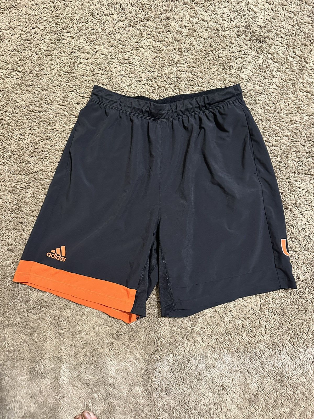 Adidas × NCAA × Vintage Vintage NCAA Miami hurricanes jersey shirt 00s size XL Size US 36 / EU 52 - 1 Thumbnail