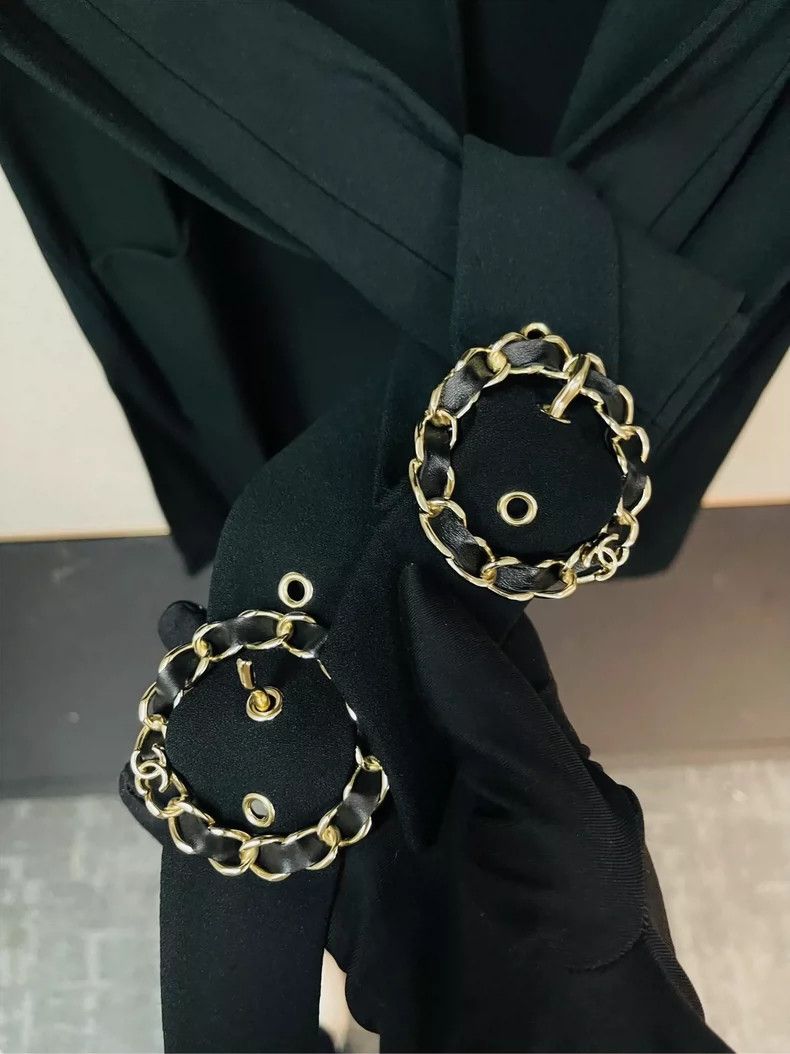 Chanel Chanel Windbreaker leather chain jacket 2504-Nextarrow Size XS / US 0-2 / IT 36-38 - 2 Thumbnail