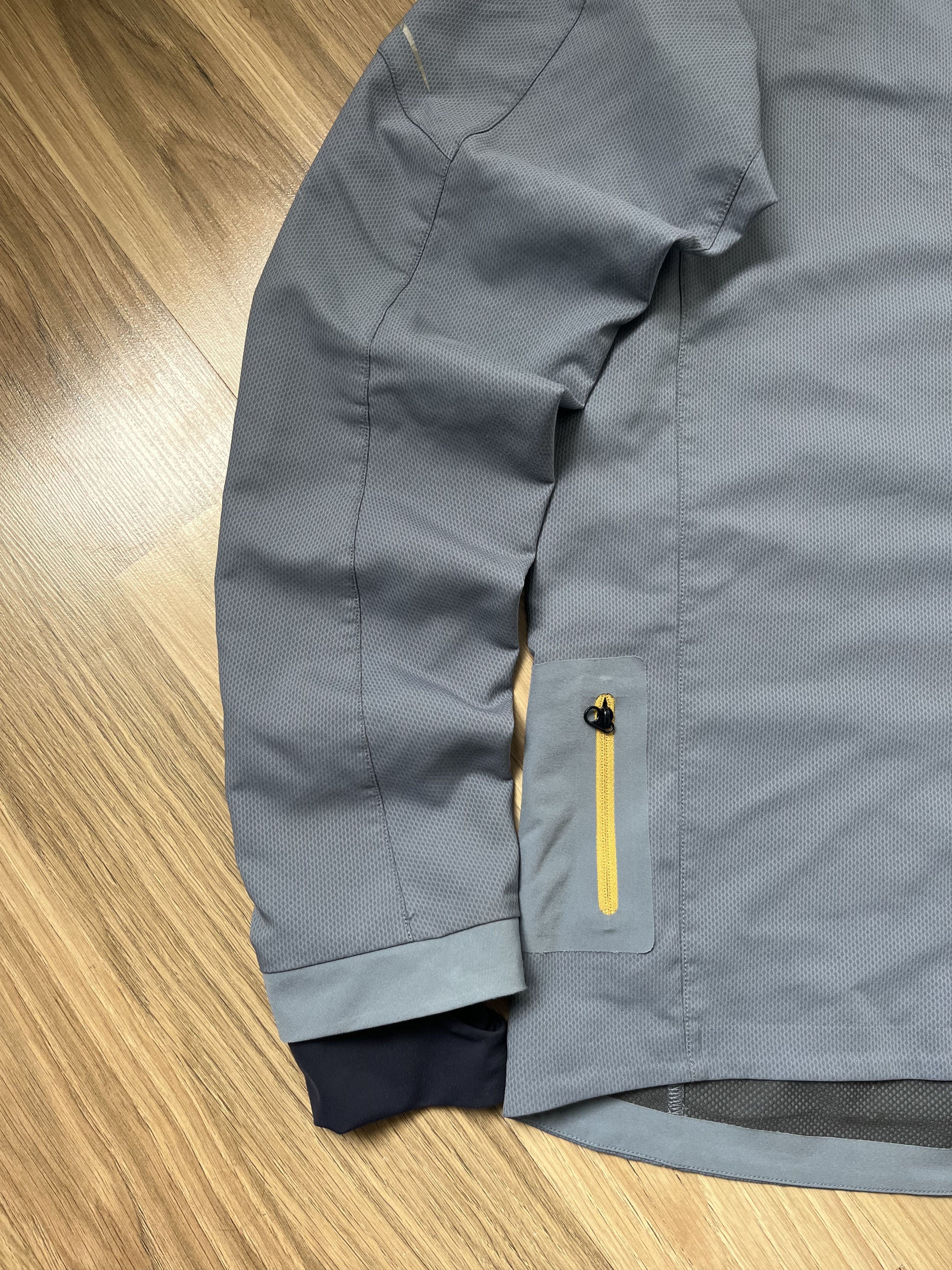 Arc'teryx Vintage Arc’teryx Light Jacket Reflective Size US M / EU 48-50 / 2 - 7 Thumbnail