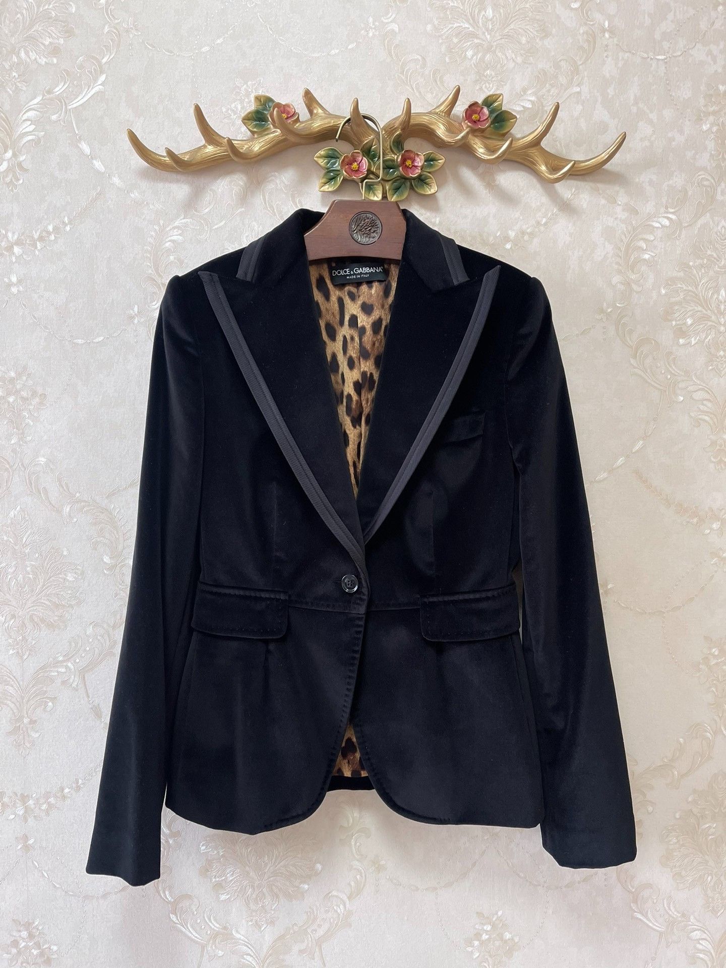 Dolce & Gabbana DG Runway Velvet Peak Lapel Blazer Size M / US 6-8 / IT 42-44 - 1 Thumbnail