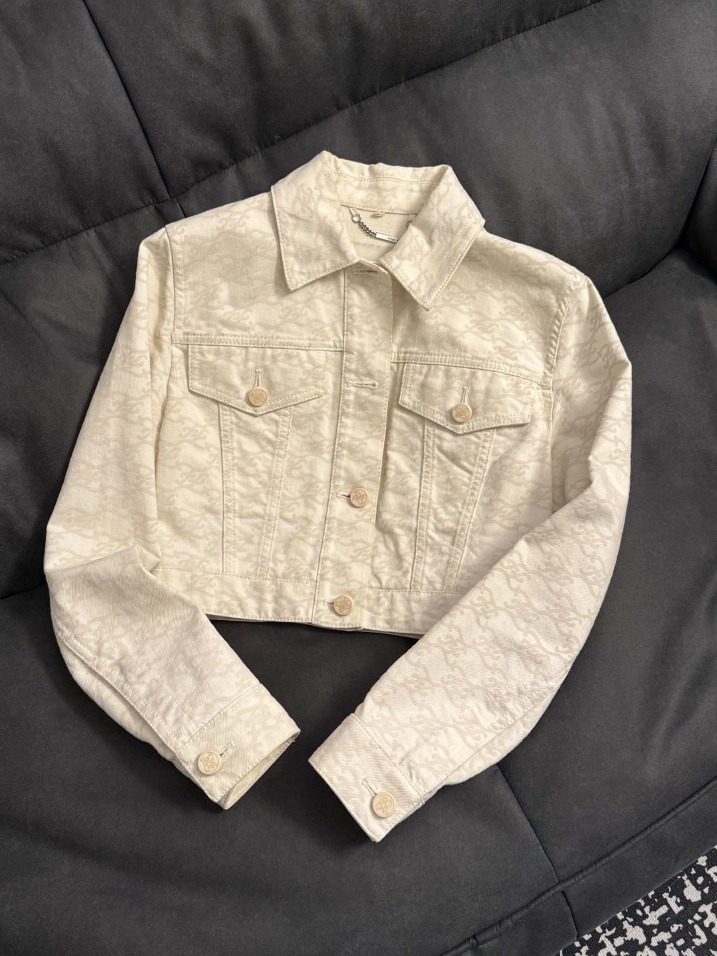 Fendi Fendi Denim Jacket Short Design Size M / US 6-8 / IT 42-44 - 1 Thumbnail