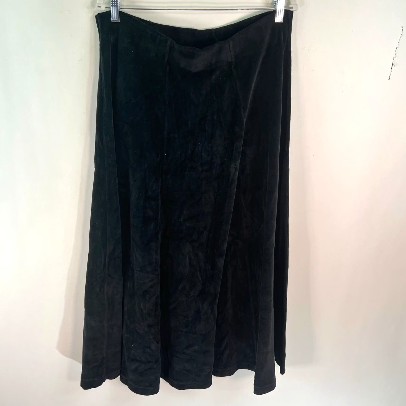 Velvet VINTAGE TiBuron Skirt Women Black Velvet Cotton Poly Blend Pleated Size XL Knee Length B Size 40" / US 18 - 6 Thumbnail