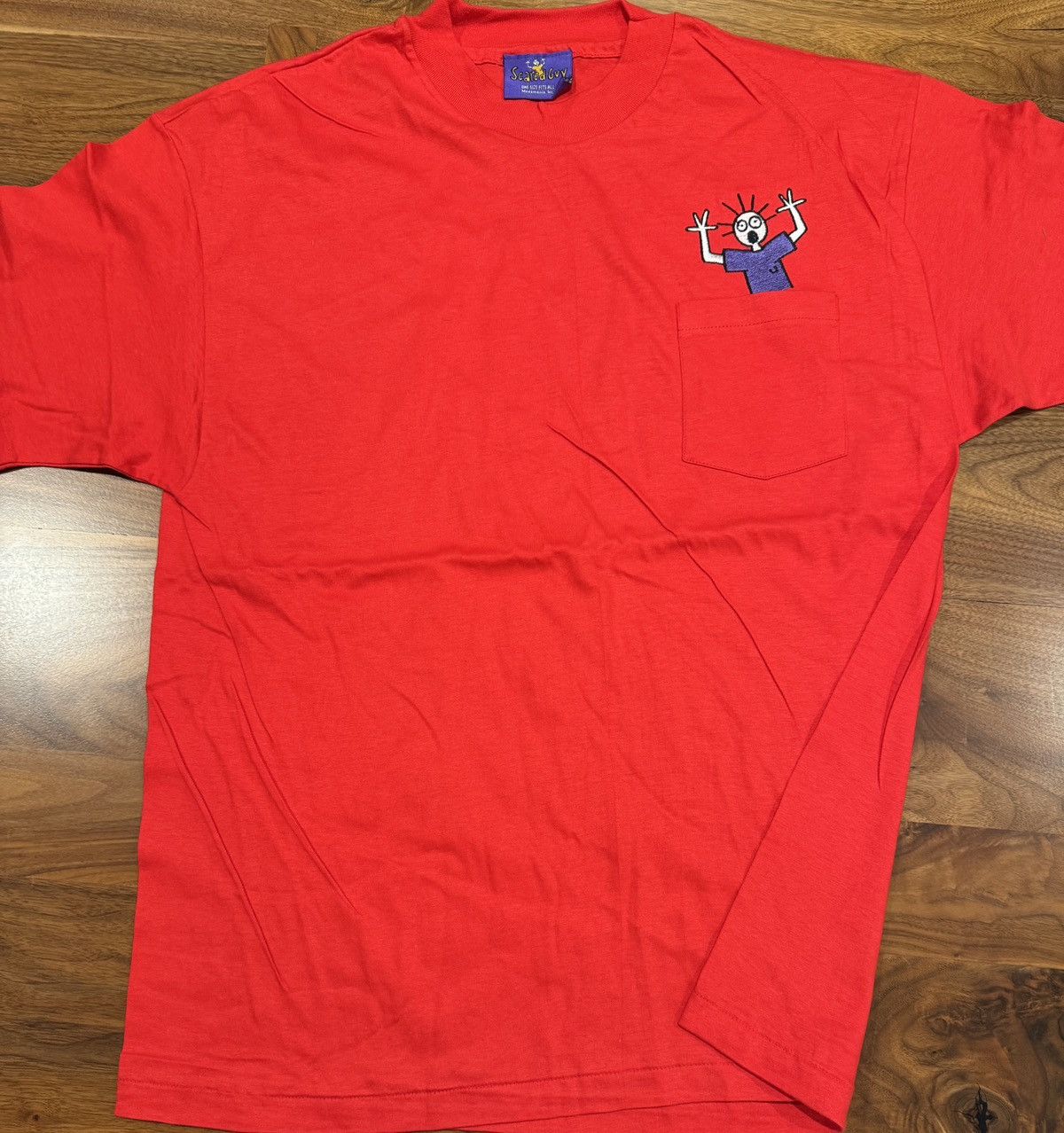 Vintage Scared Guy Red Embroidered Pocket tee Size US XL / EU 56 / 4 - 1 Thumbnail