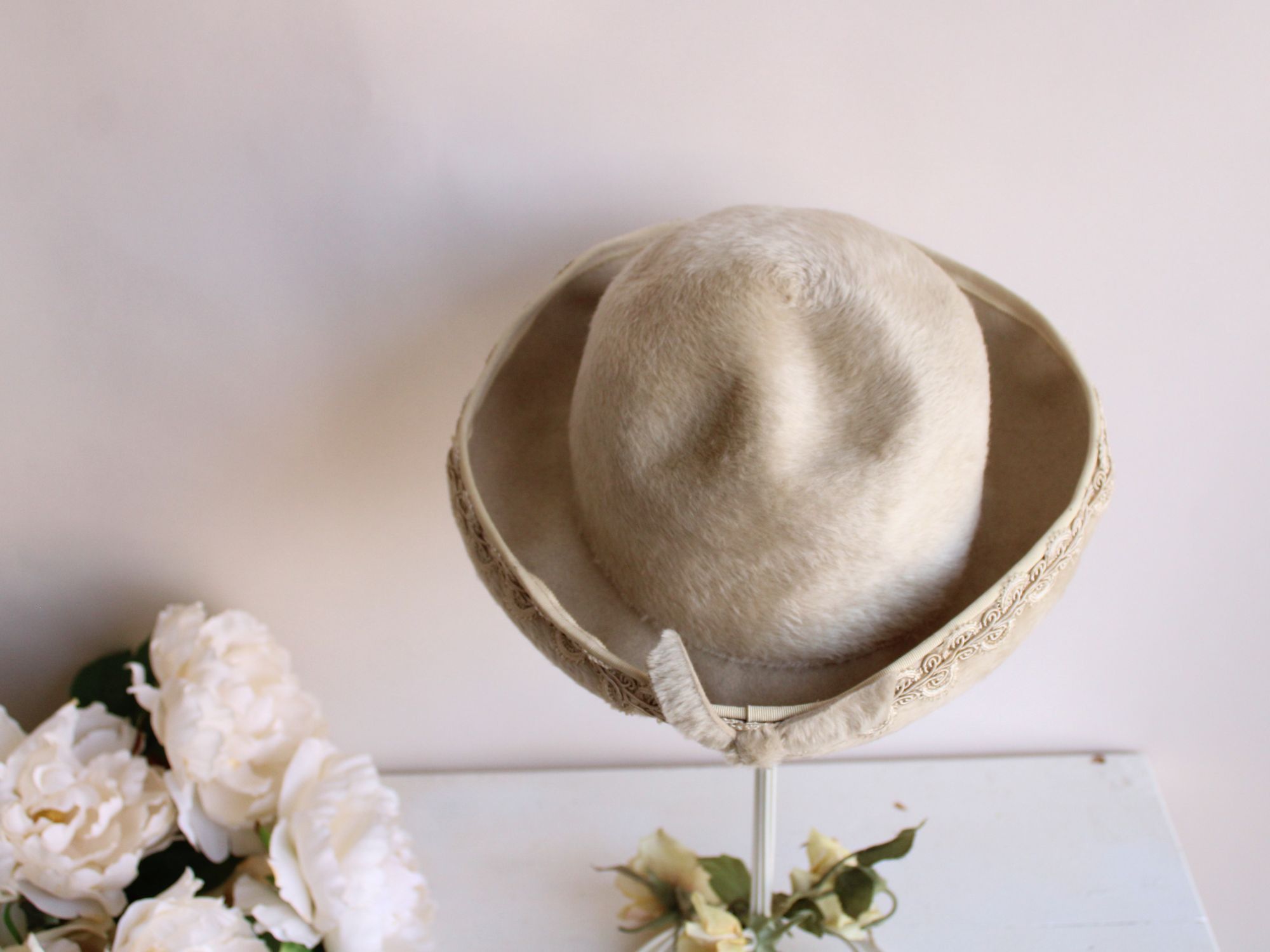 Vintage Vintage 1960s womens Hat, Lilli of California Faux Fur Wool Size ONE SIZE - 15 Thumbnail
