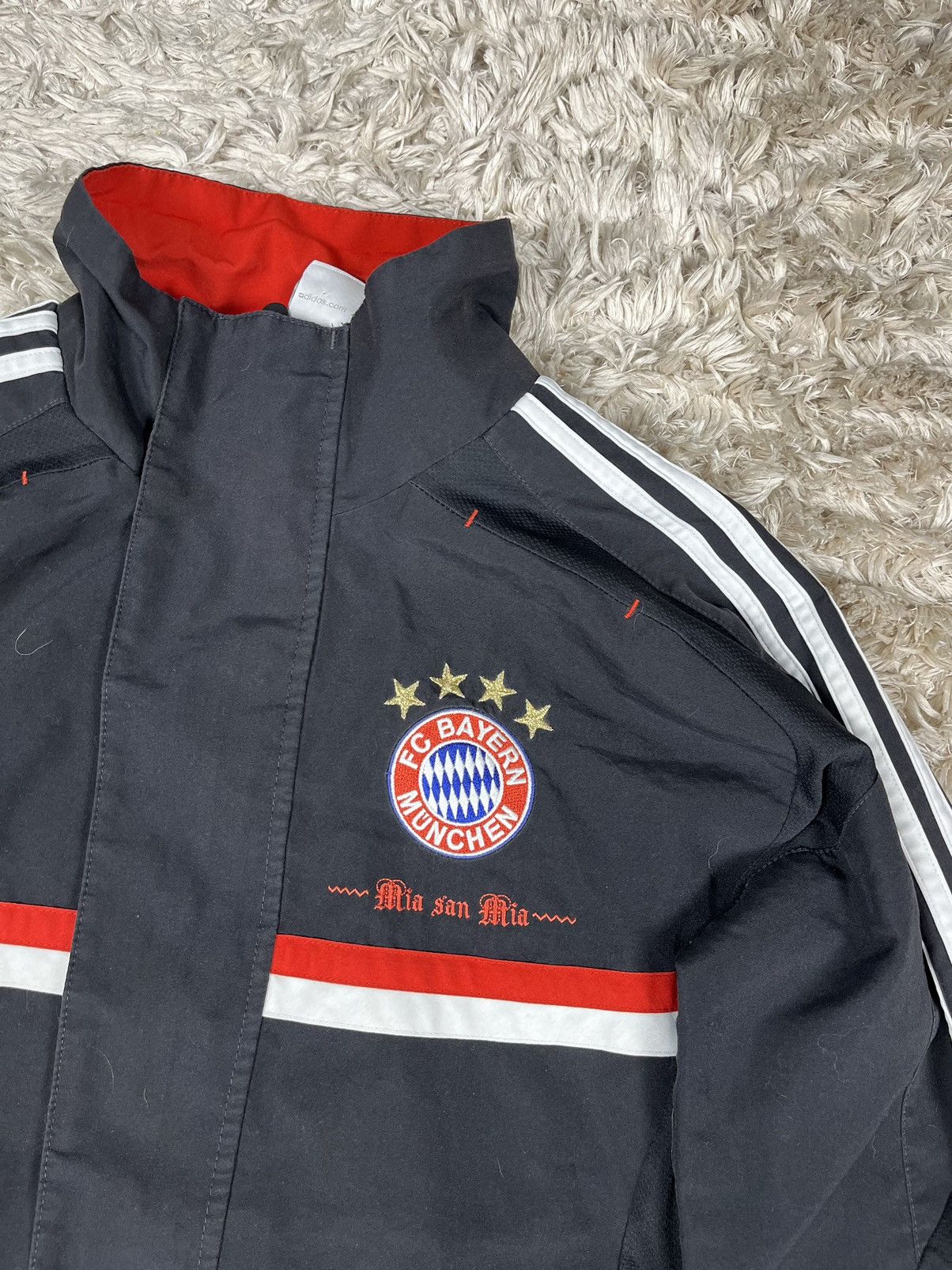 Adidas × UEFA Adidas Bayern munchen 2011/2012 UEFA football jakcet Size US S / EU 44-46 / 1 - 2 Thumbnail
