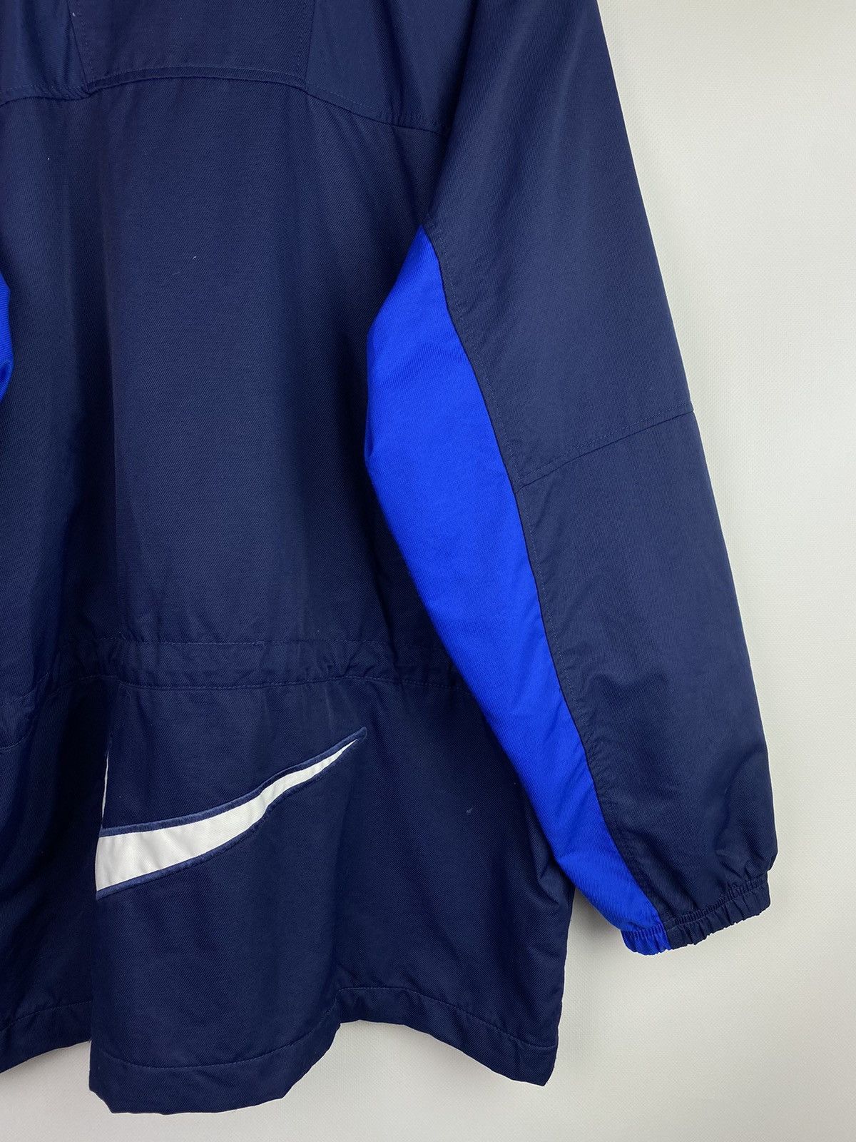 Nike Nike vintage Y2K big swoosh windbreaker jacket size M Size US M / EU 48-50 / 2 - 19 Thumbnail