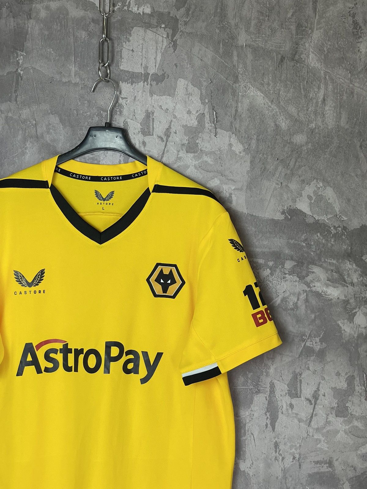 Castore Wolverhampton Castore Yellow Coady Soccer Jersey Kit Size US L / EU 52-54 / 3 - 5 Thumbnail