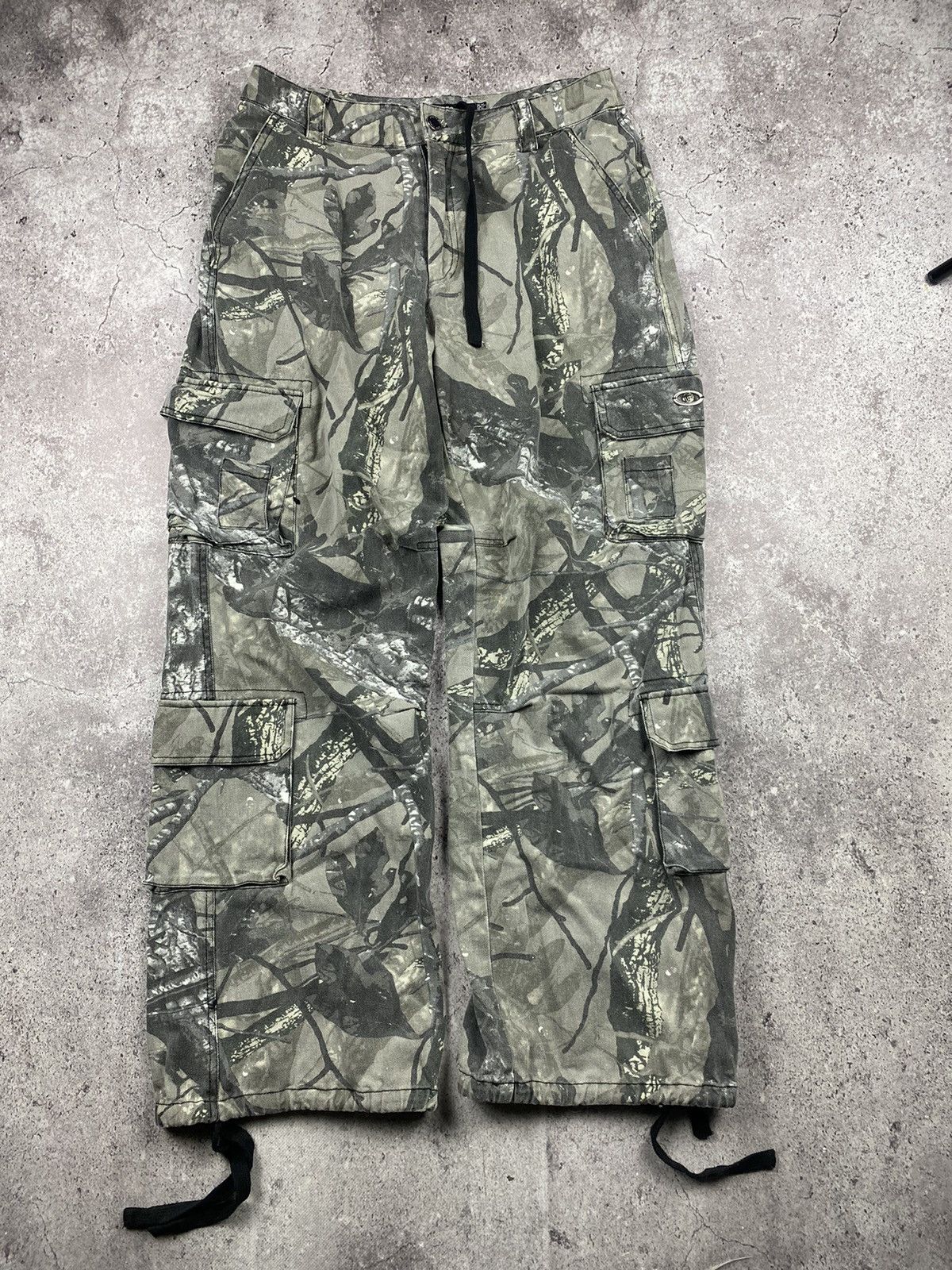 Japanese Brand × Vintage Vintage Cargo Camo Baggy Oversize Multi Pocket Pants Size US 30 / EU 46 - 1 Thumbnail