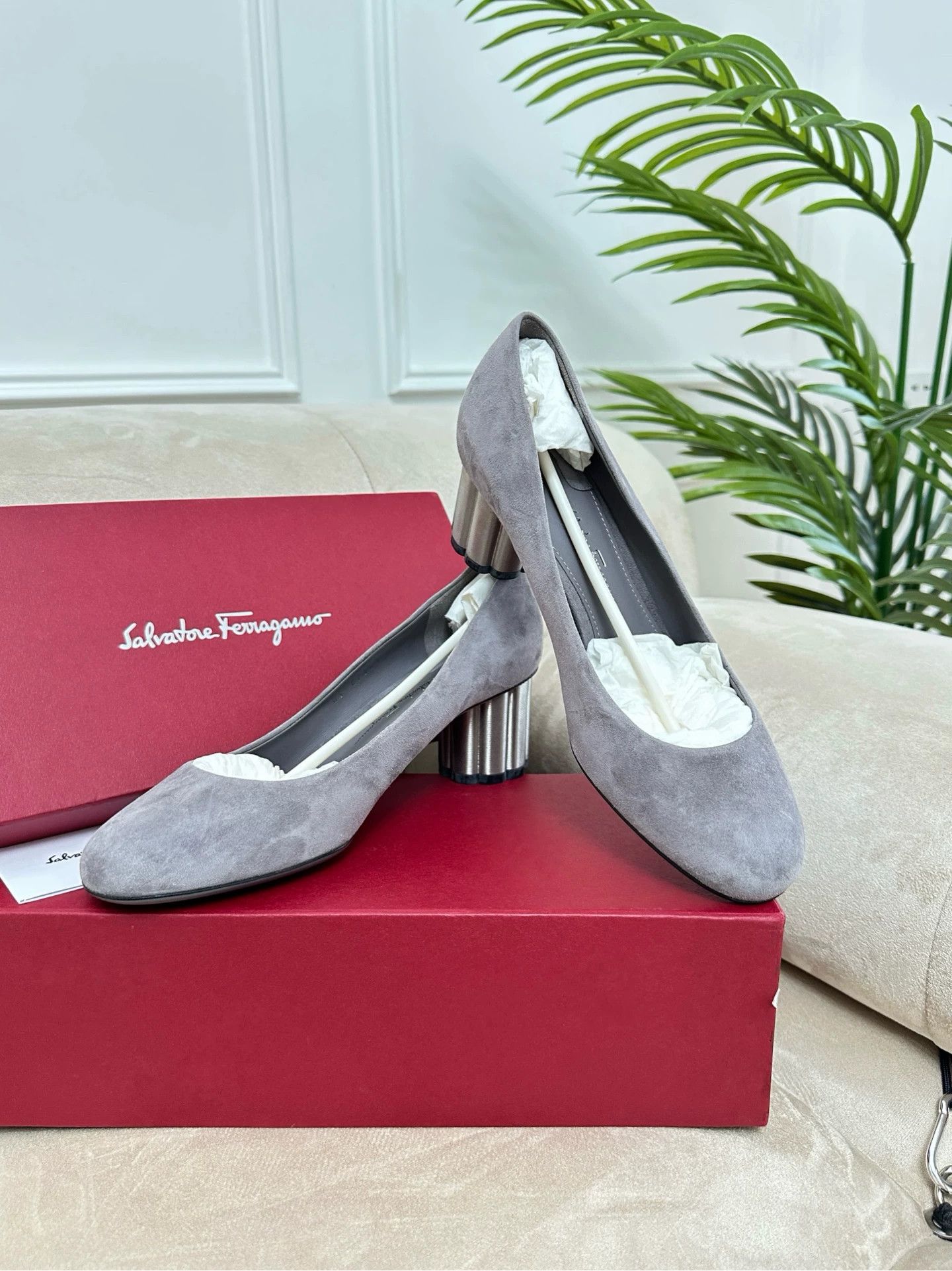 Other FERRAGAMO suede petal heel women's gray 37 Size US 6 / IT 36 - 5 Thumbnail