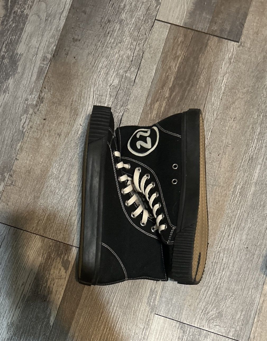 Maison Margiela Maison Margiela High Top Black And White Seude Tabi Sneakers Size US 7 / EU 40 - 4 Thumbnail