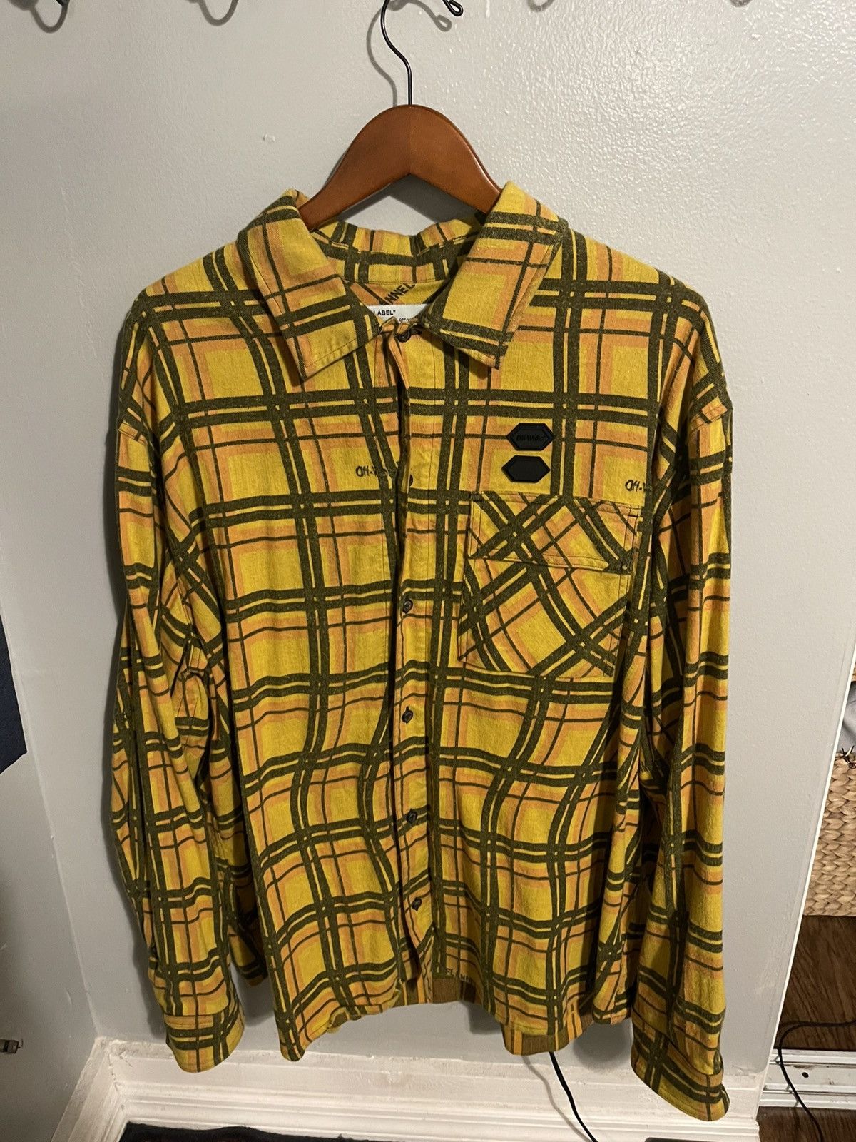 Off-White × Virgil Abloh OFF-WHITE C/O VIRGIL ABLOH YELLOW OVERSIZED FLANNEL SIZE L Size US L / EU 52-54 / 3 - 1 Thumbnail