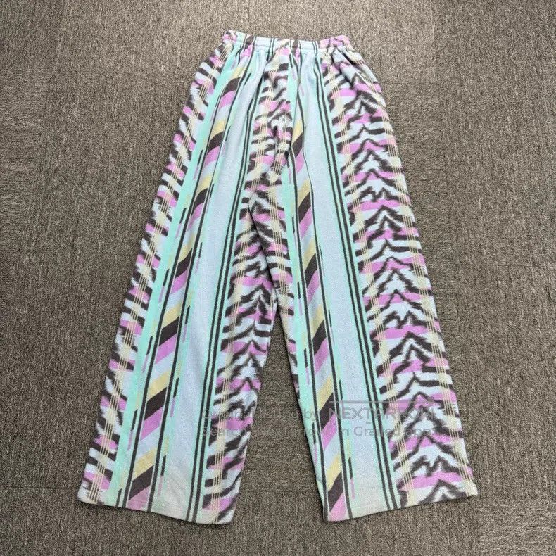 Balenciaga Balenciaga size XS sport pants Size US 27 - 5 Thumbnail