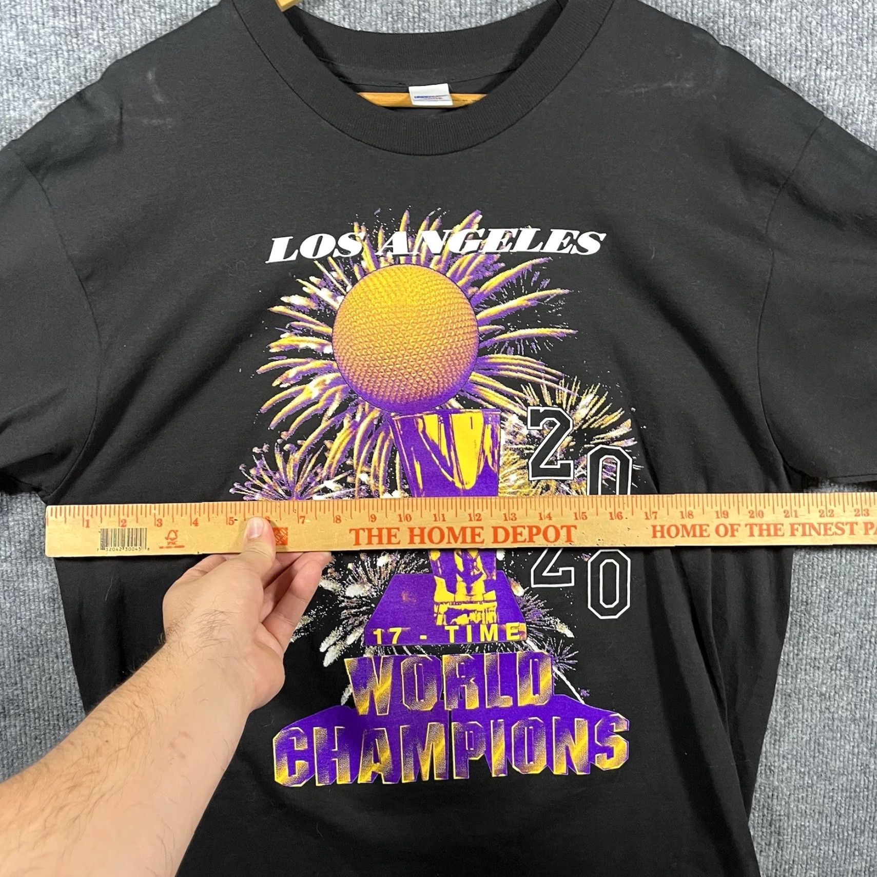 Undefeated Undefeated LA Lakers 2020 World Champions T-Shirt Black Mens Large Kobe RARE Size US L / EU 52-54 / 3 - 5 Thumbnail