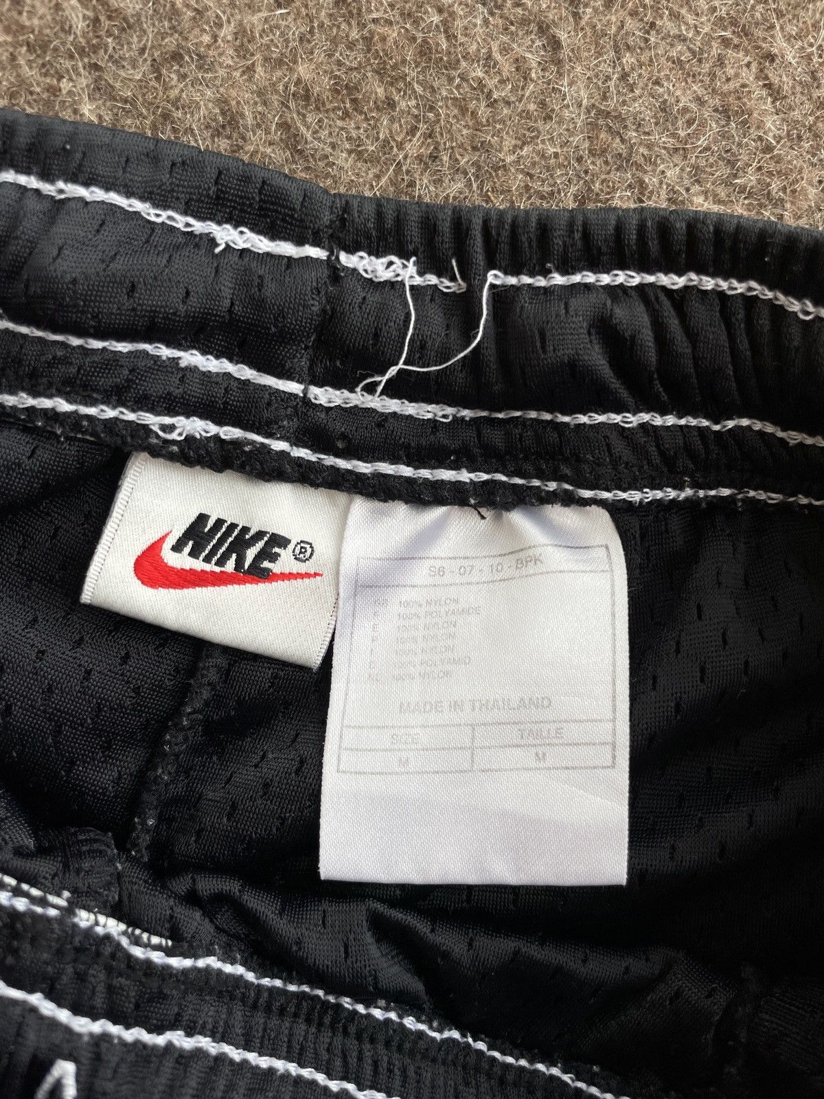 Nike Vintage Nike Basketball Shorts Size US 32 / EU 48 - 7 Thumbnail