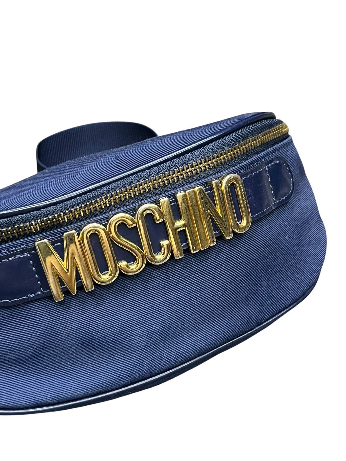Moschino Authentic vintage Moschino waist pouch bag Made in Japan. Size ONE SIZE - 7 Thumbnail