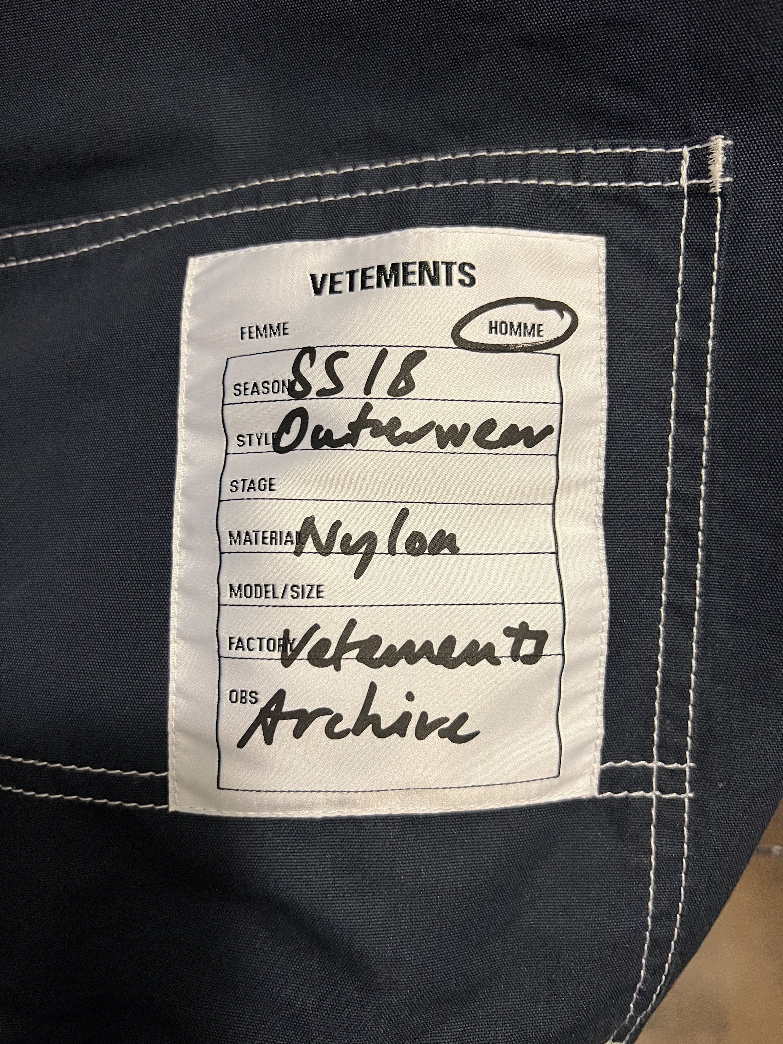 Vetements Vetements Navy SS18 Heavy Nylon Shirt Size US L / EU 52-54 / 3 - 4 Thumbnail