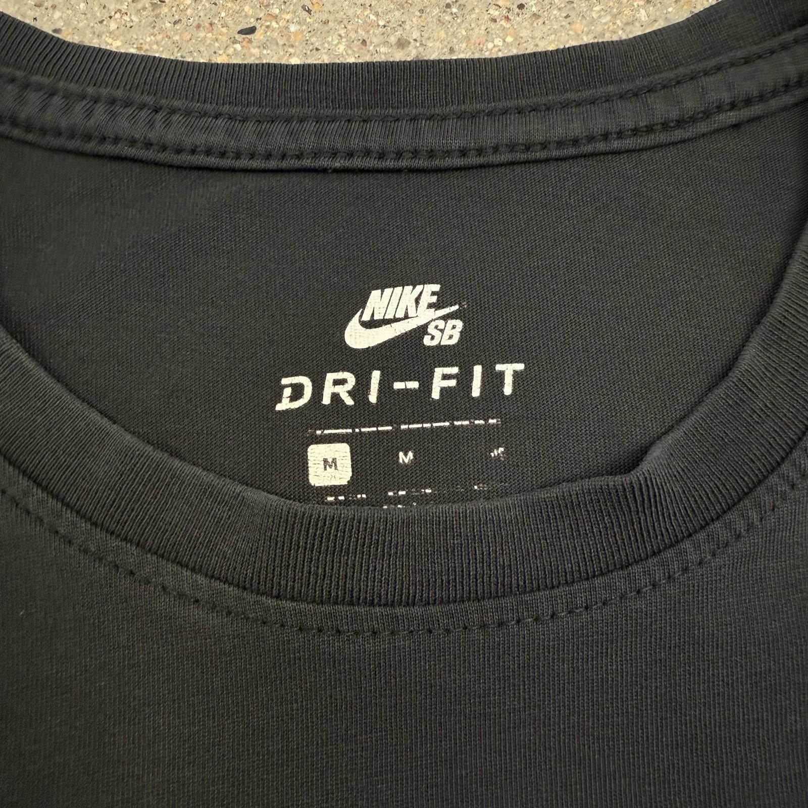 Nike SB Nike SB Shirt Mens M Black Long Sleeve Dri-FIT Skateboarding Size US M / EU 48-50 / 2 - 6 Thumbnail