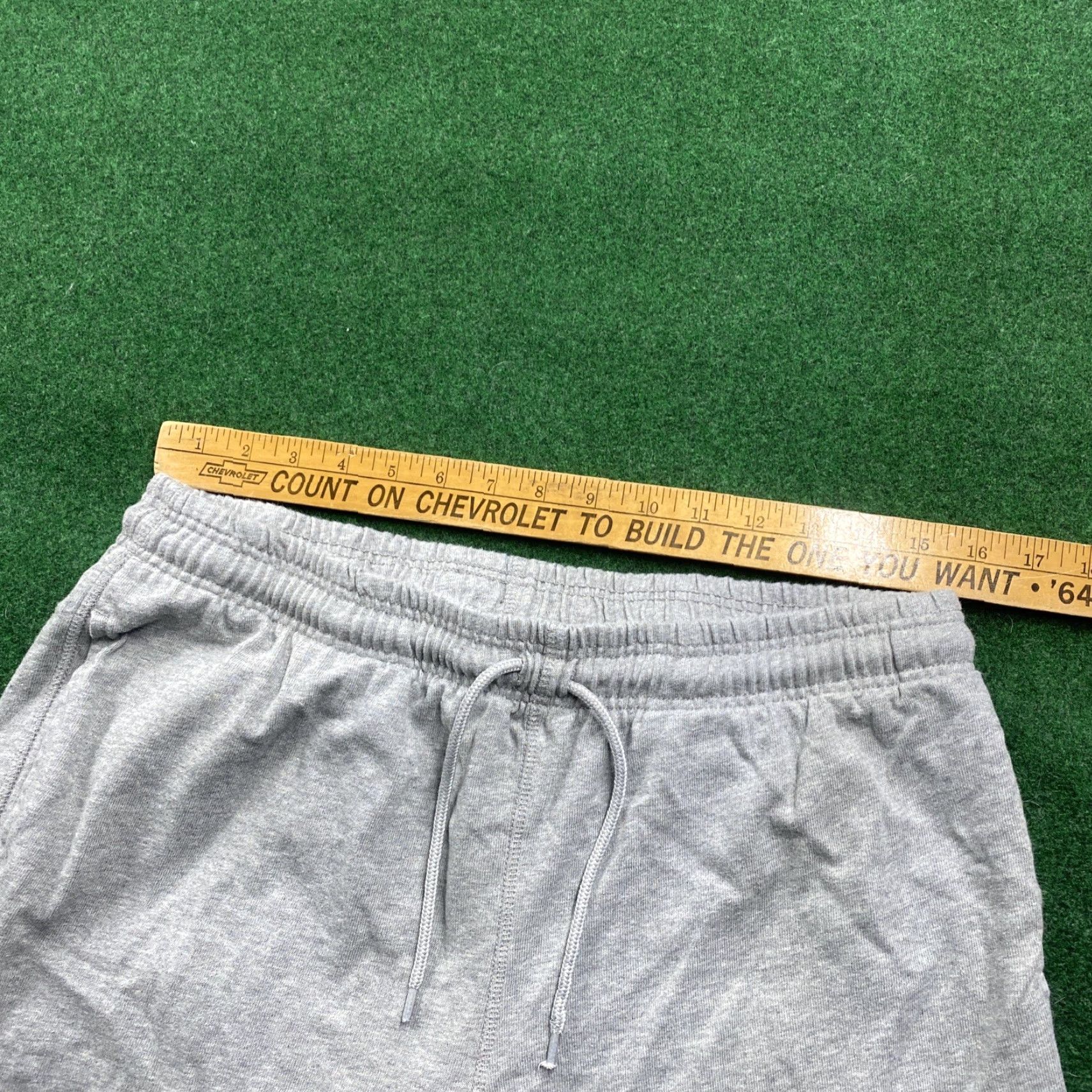 Nike VINTAGE Nike Sweatpants Mens L Gray Y2K Baggy Track Pants Joggers FITS 32x30 Pants Nike Mens Gray 90s Western Classic American USA Baggy Size US 33 - 4 Thumbnail