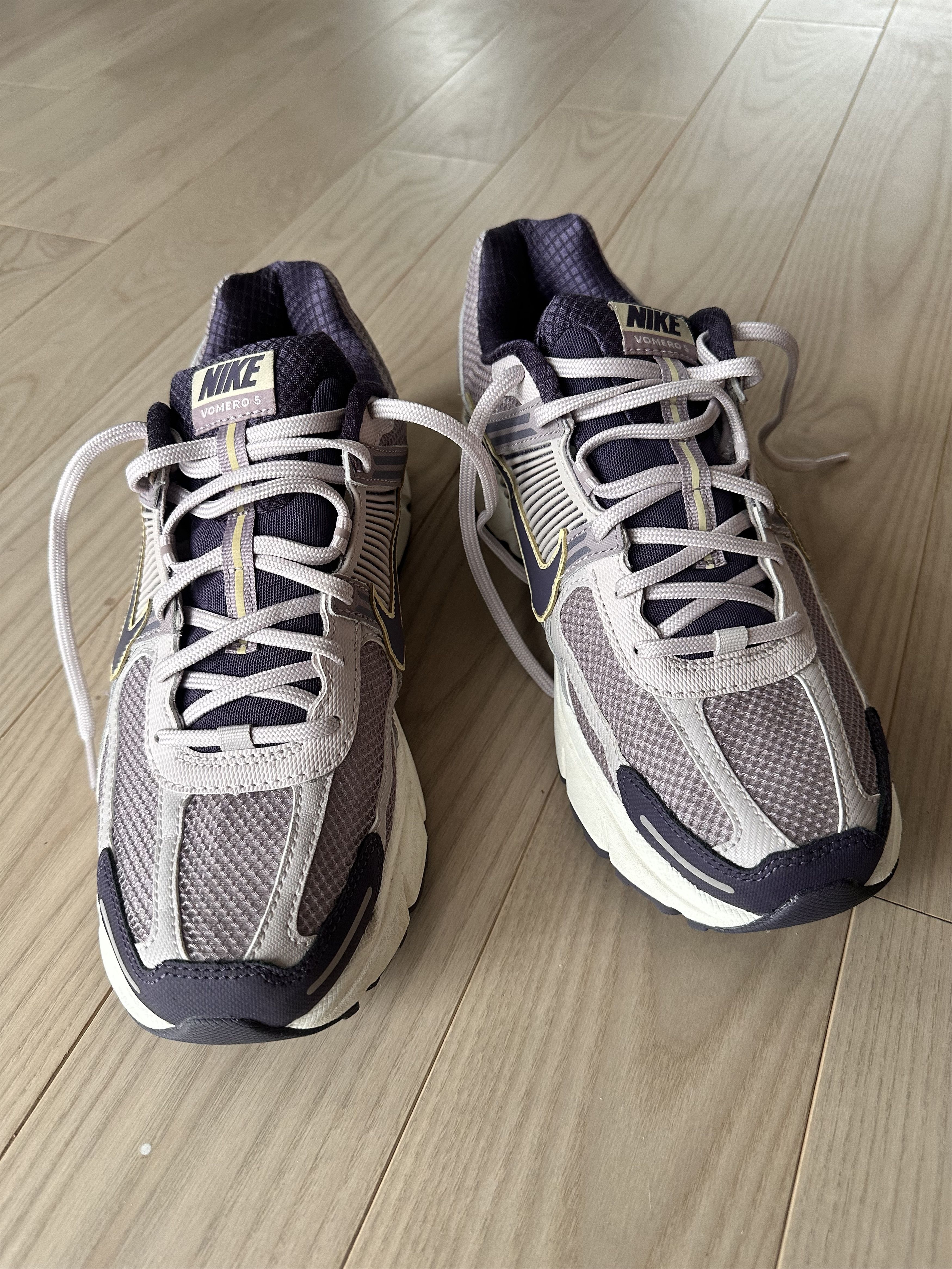 Nike NIKE ZOOM VOMERO 5 Platinum Violet (HQ3643-019) Size US 10.5 / EU 43-44 - 2 Thumbnail