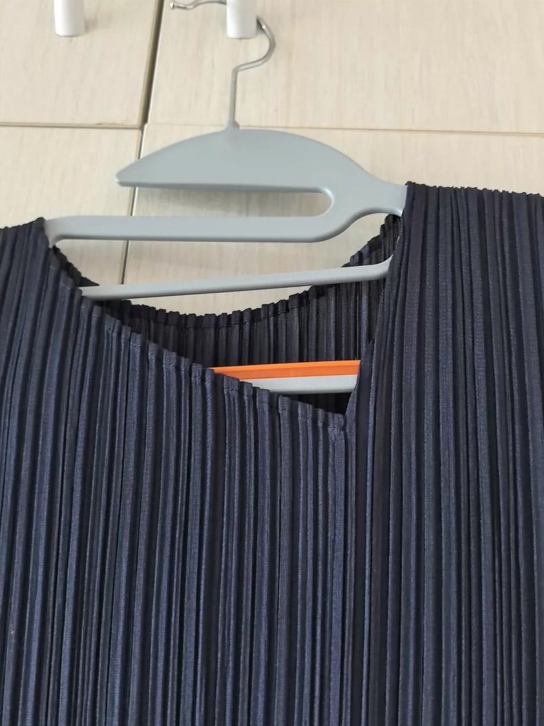 Issey Miyake Issey Miyake size:3 A deep blue and haze blue pleated vest Size L / US 10 / IT 46 - 6 Thumbnail
