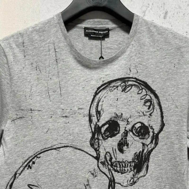 Alexander McQueen Alexander McQueen Men's Skull Print T-Shirt . Size US S / EU 44-46 / 1 - 4 Thumbnail