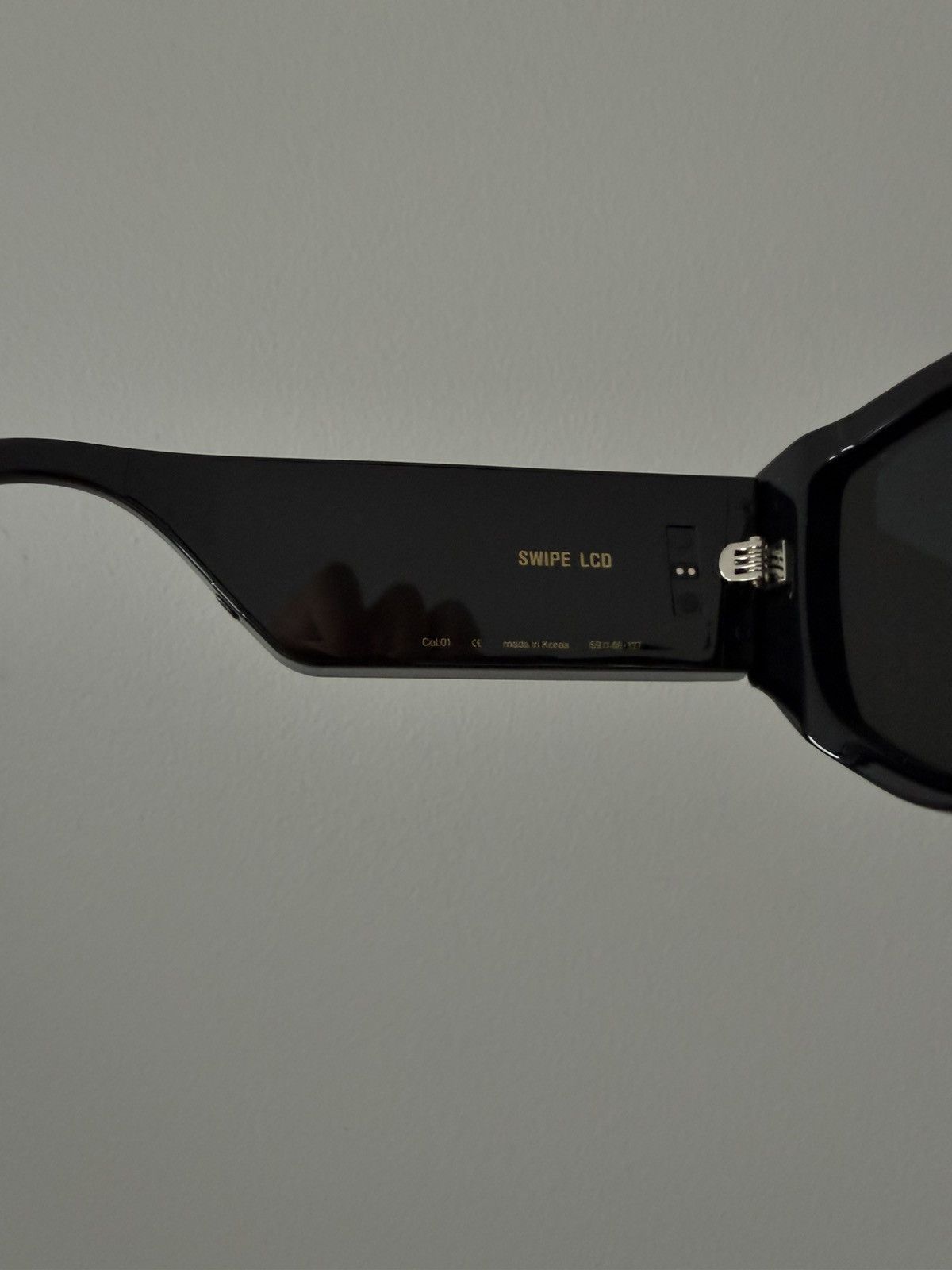 Gentle Monster × Moncler GENTLE MONSTER X MONCLER UNVEILS 'SWIPE LCD' SUNGLASSES Size ONE SIZE - 7 Thumbnail