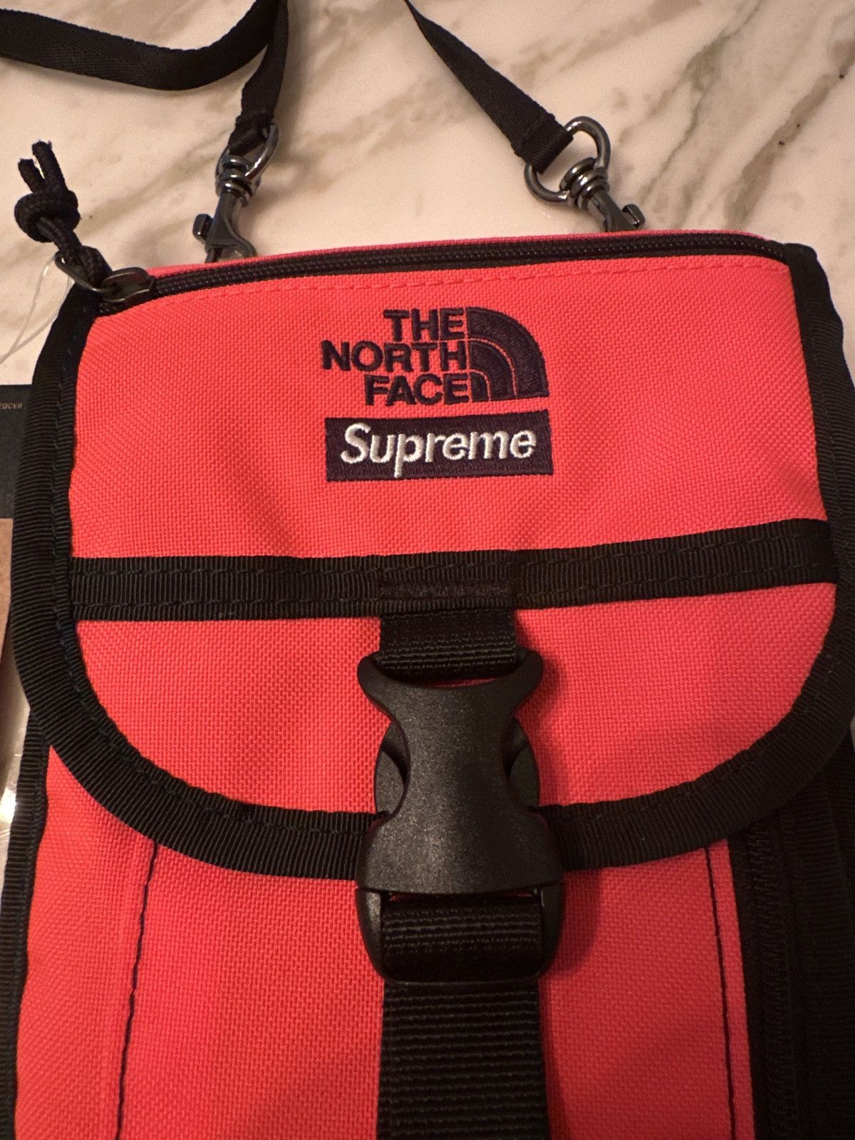 Supreme × The North Face TNF Utility Pouch Rocket Red OS Size ONE SIZE - 2 Thumbnail
