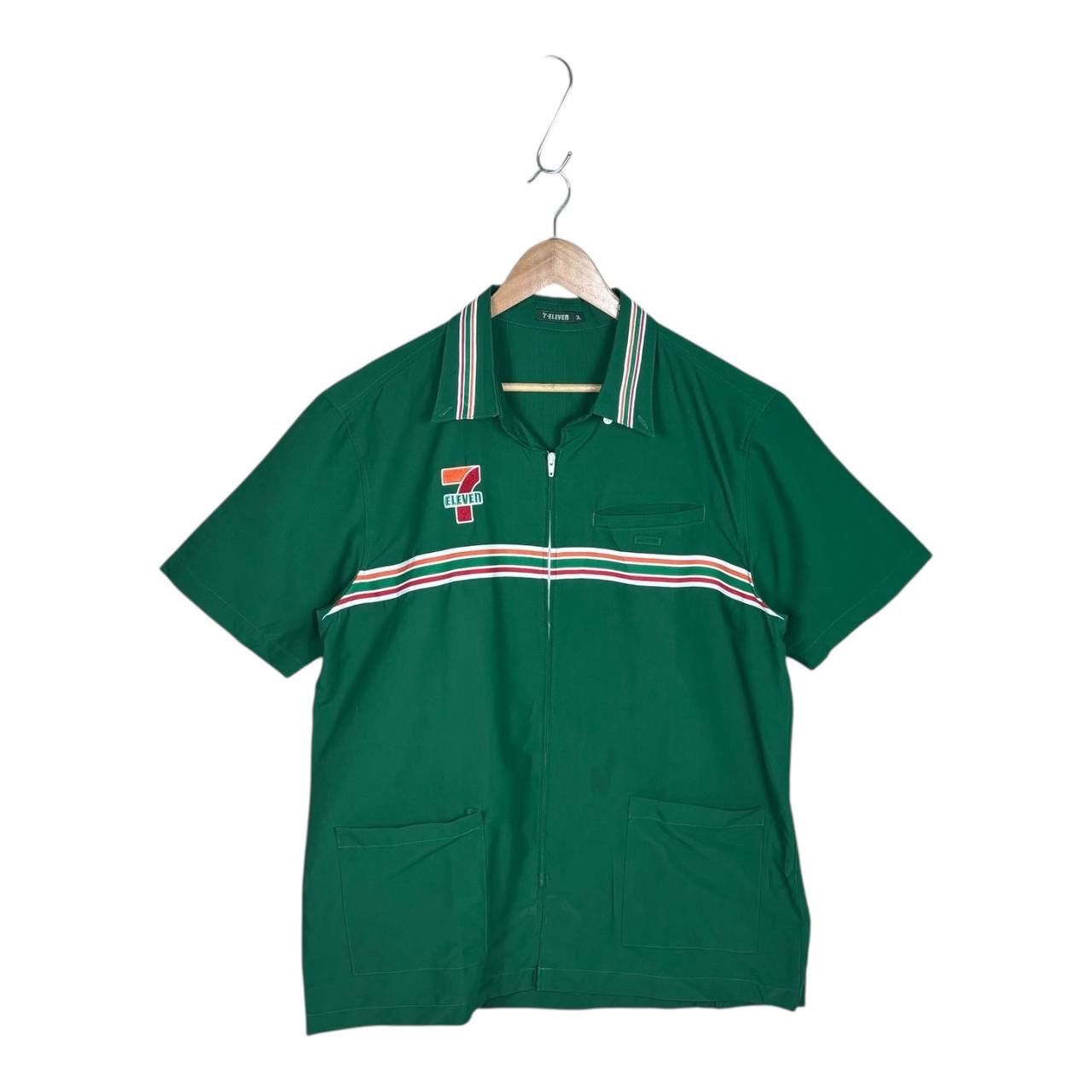 Vintage Vintage 7-Eleven Japan Workwear Uniform Zip Shirt 3L Size US XXL / EU 58 / 5 - 1 Thumbnail