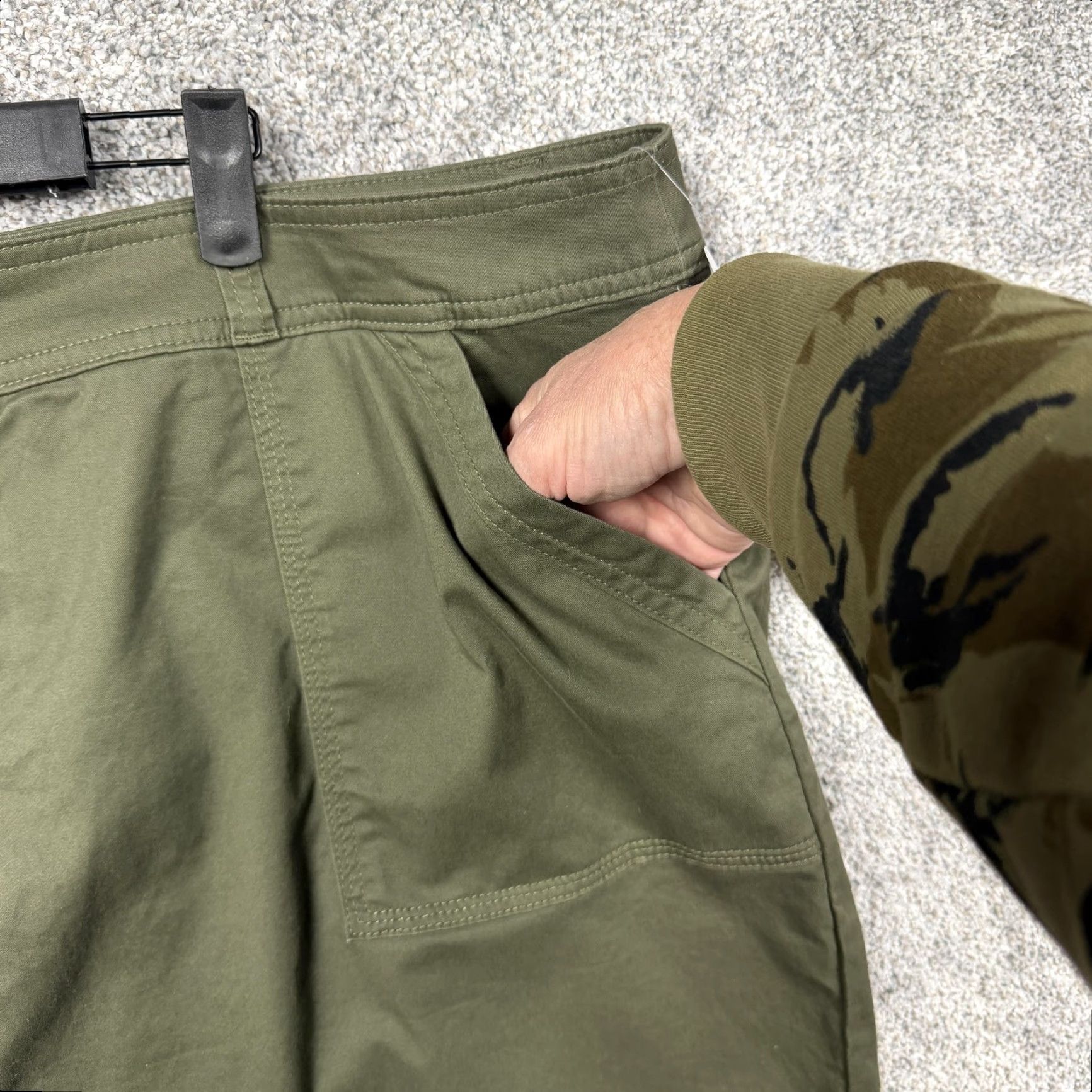 Vintage CJ Banks Skort Women 24W Plus Green Twill Pockets Knee Length Skirt Lined Stretch Casual Travel Vintage No Size 42" / US 20 - 7 Thumbnail
