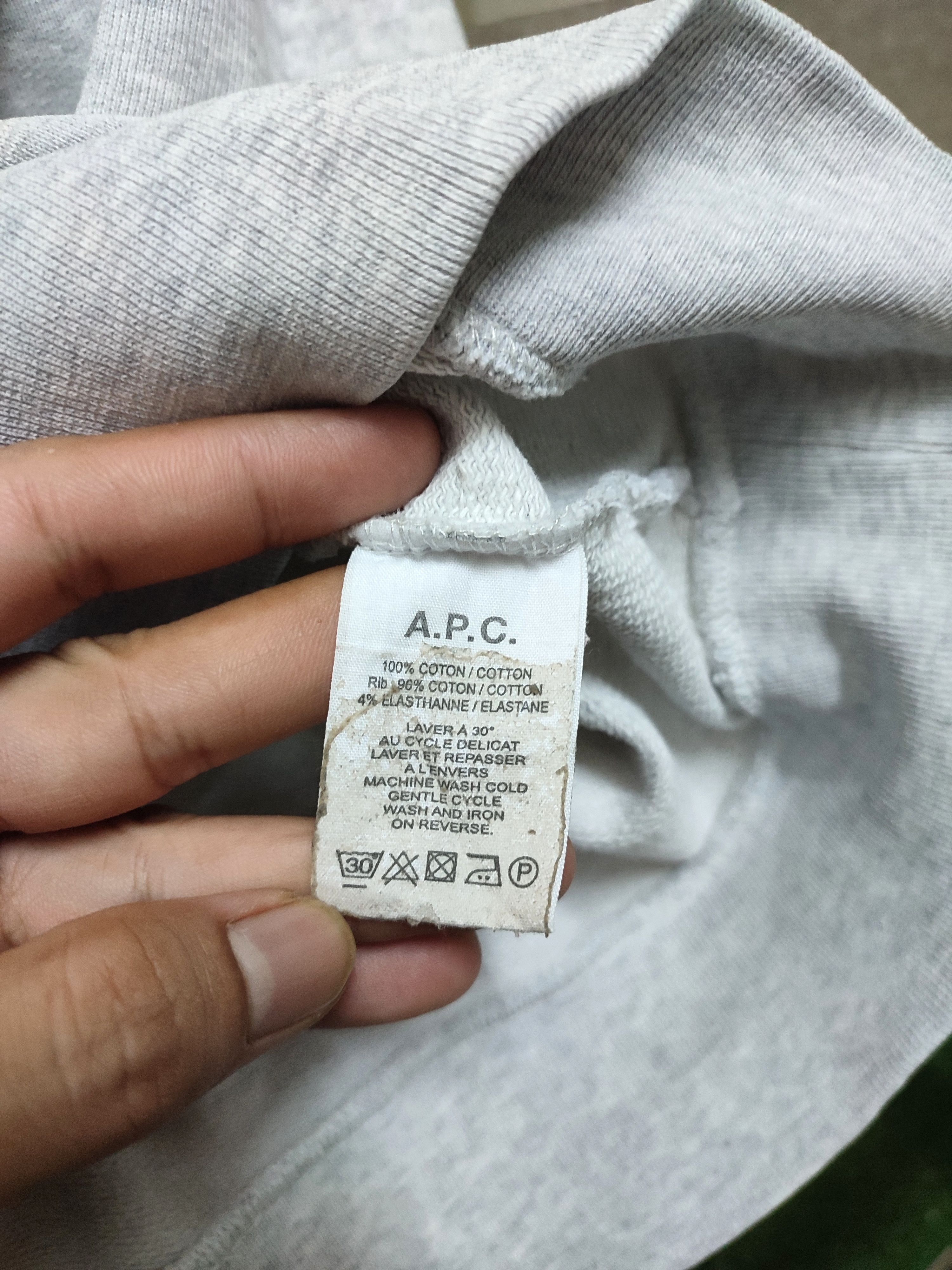 A.P.C. 💥Nice Design💥 A.P.C. Spell Out Embroidery Sweatshirt Size US S / EU 44-46 / 1 - 7 Thumbnail