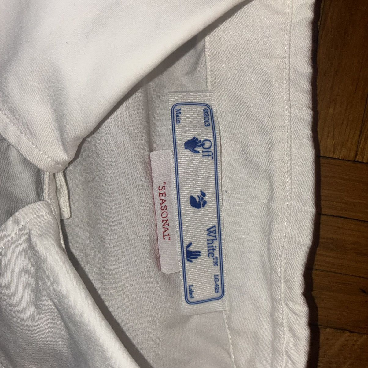 Off-White Off-White™ Graffiti Graphic Short Sleeve Shirt (White) – M Size US M / EU 48-50 / 2 - 3 Thumbnail