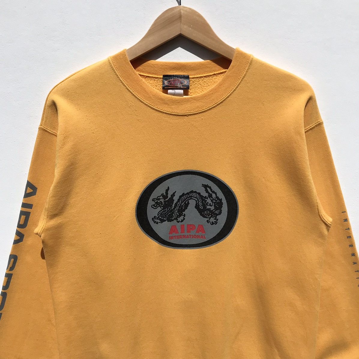 Vintage Vintage Aipa International Dragon Surfboards Sweatshirt Size US S / EU 44-46 / 1 - 7 Thumbnail