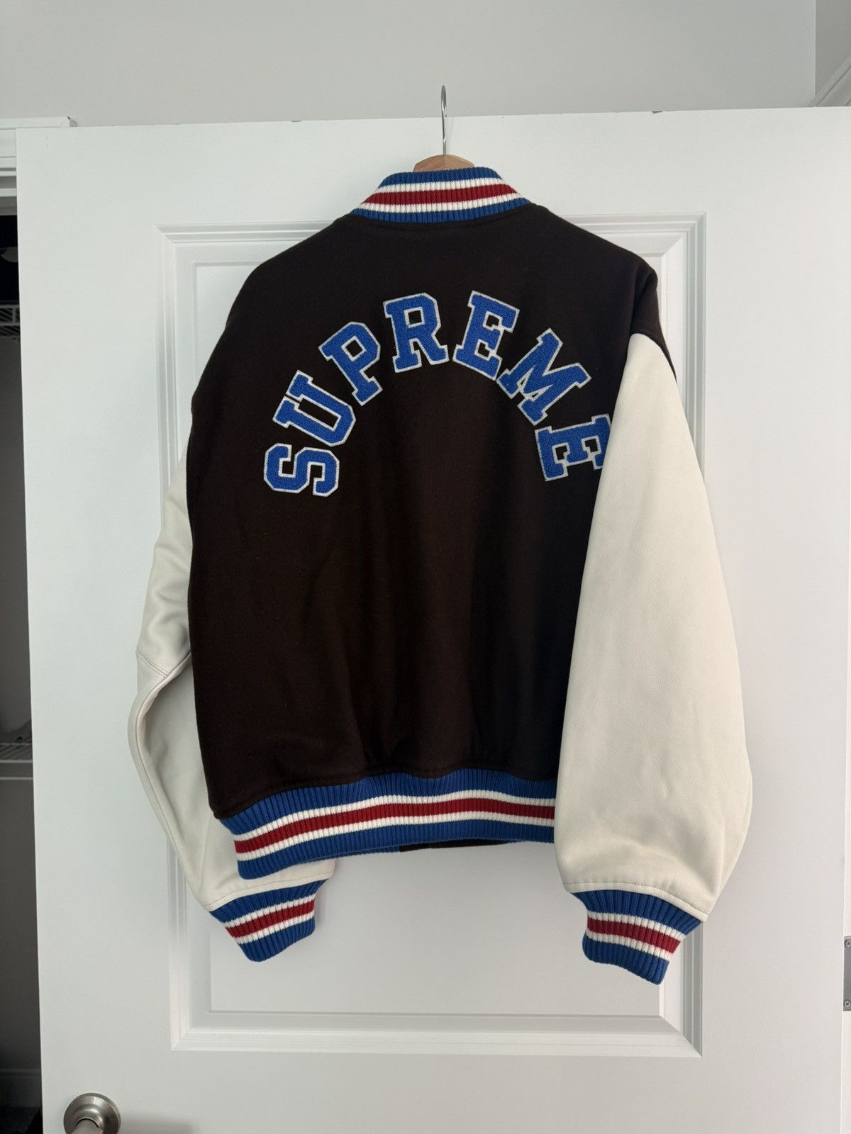Supreme SUPREME TIGER VARSITY JACKET SIZE M SS23 Size US M / EU 48-50 / 2 - 2 Thumbnail