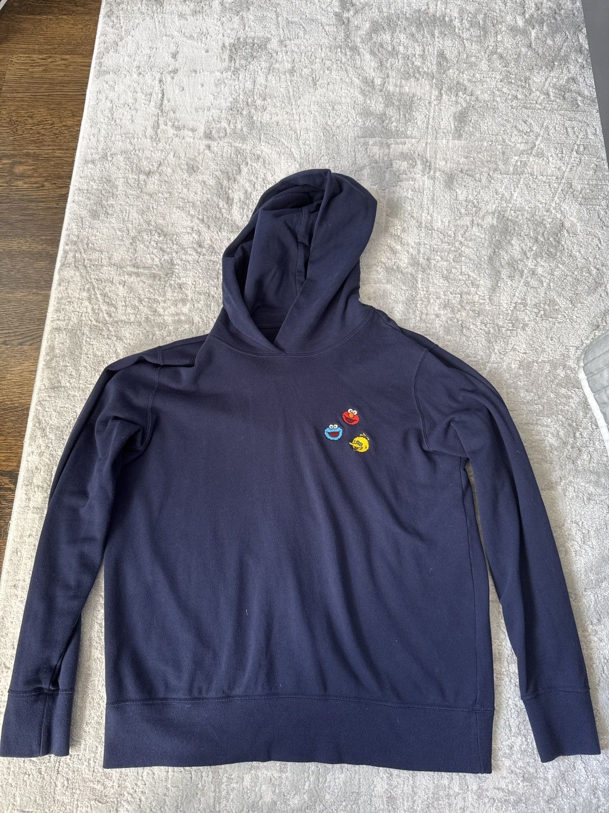 Kaws × Uniqlo Uniqlo x Kaws x Sesame Street Size US M / EU 48-50 / 2 - 1 Preview
