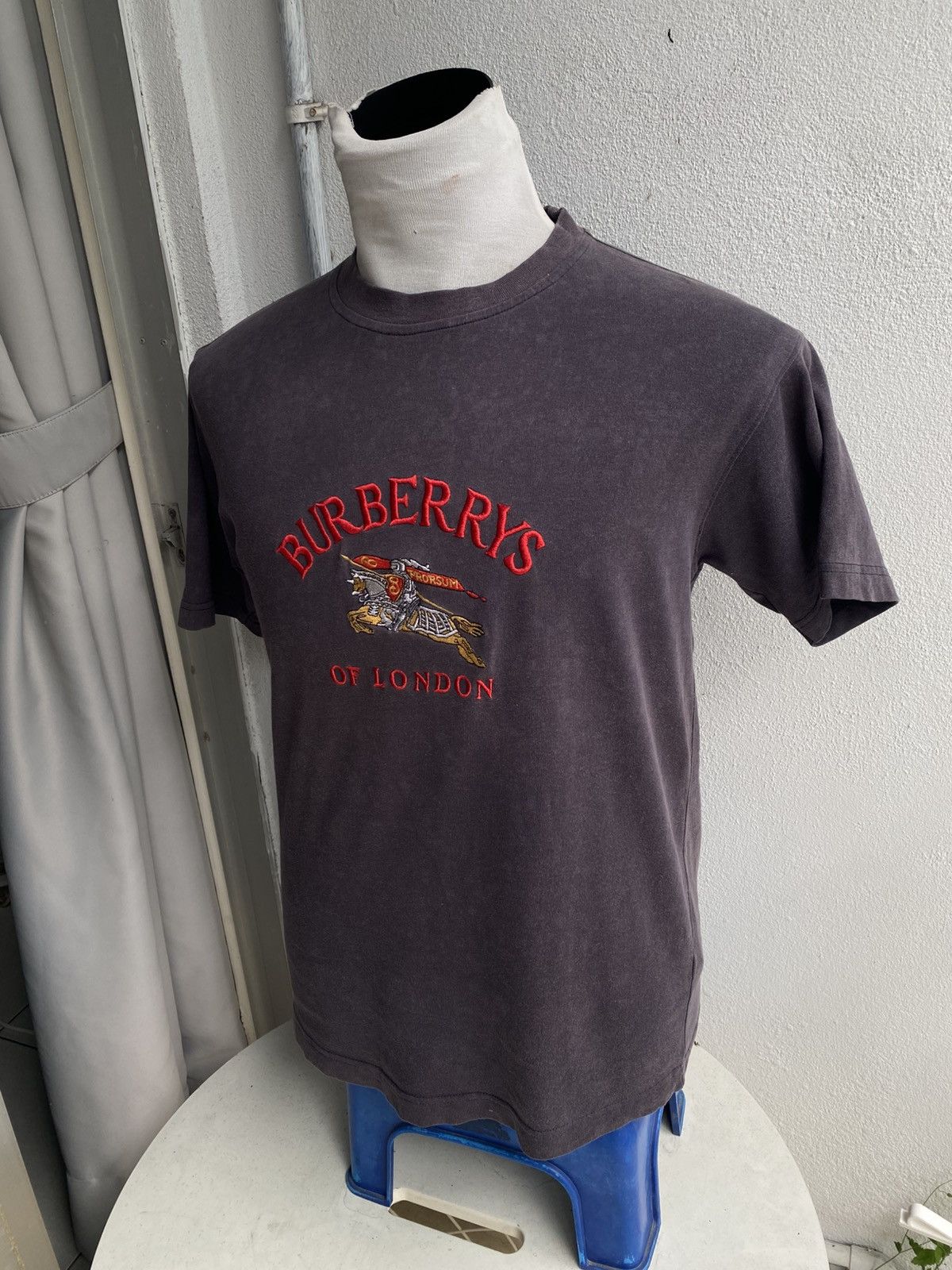 Burberry Vintage Burberry Embroided Logo 90s Tshirt Size US S / EU 44-46 / 1 - 4 Thumbnail