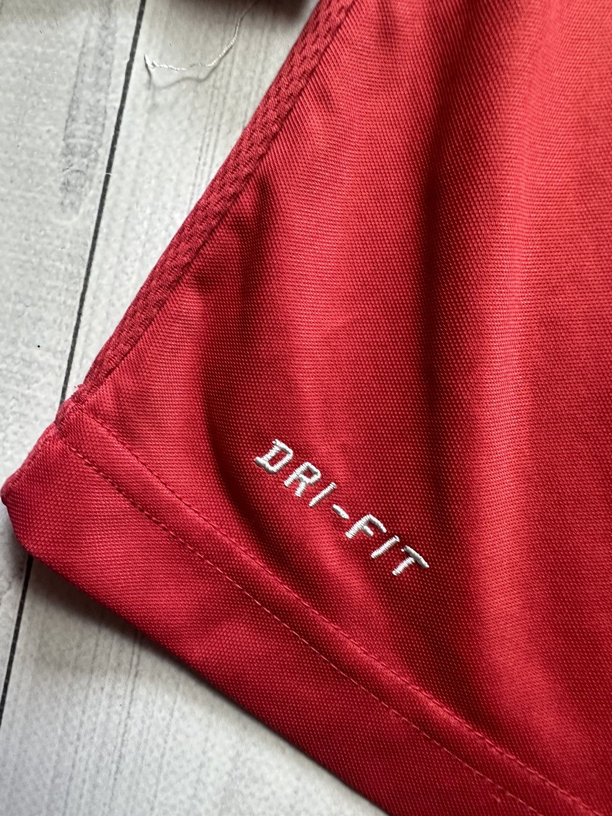 Vintage Vintage Nike soccer jersey red long sleeve size S Size US S / EU 44-46 / 1 - 5 Thumbnail
