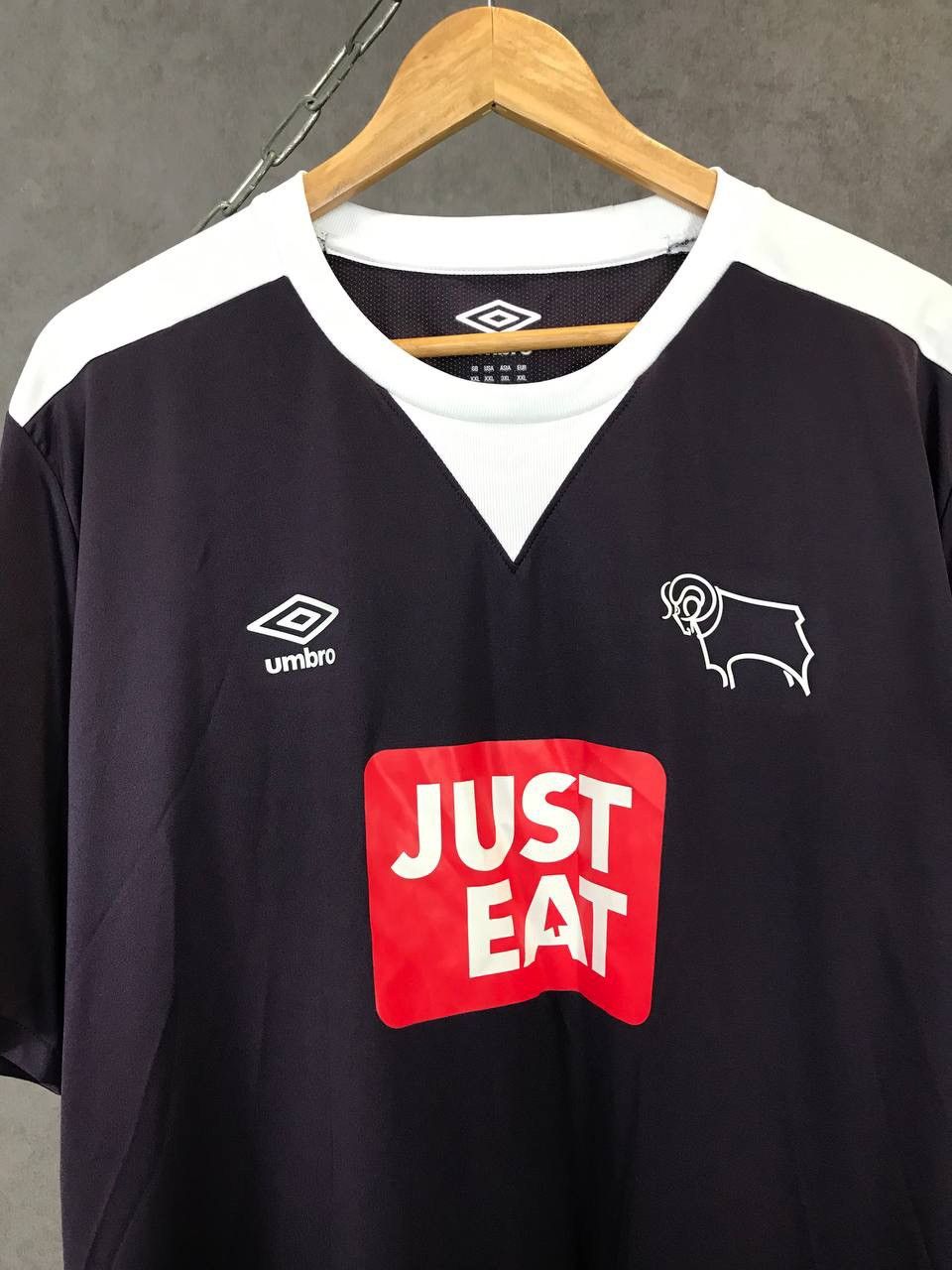 Umbro Derby County soccer jersey sportswear Umbro tee Size US XXL / EU 58 / 5 - 2 Thumbnail