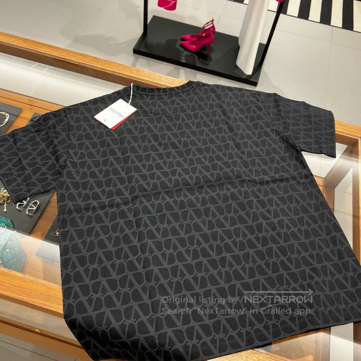 Valentino Valentino Men's Black Logo Loose T-shirt. Size US S / EU 44-46 / 1 - 3 Thumbnail