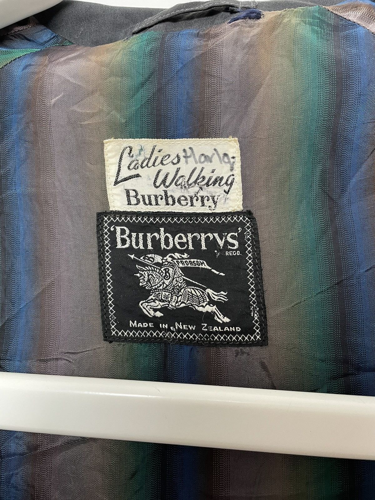 Burberry Burberry’s Tench Coat Vintage Black Cotton Size US M / EU 48-50 / 2 - 5 Thumbnail