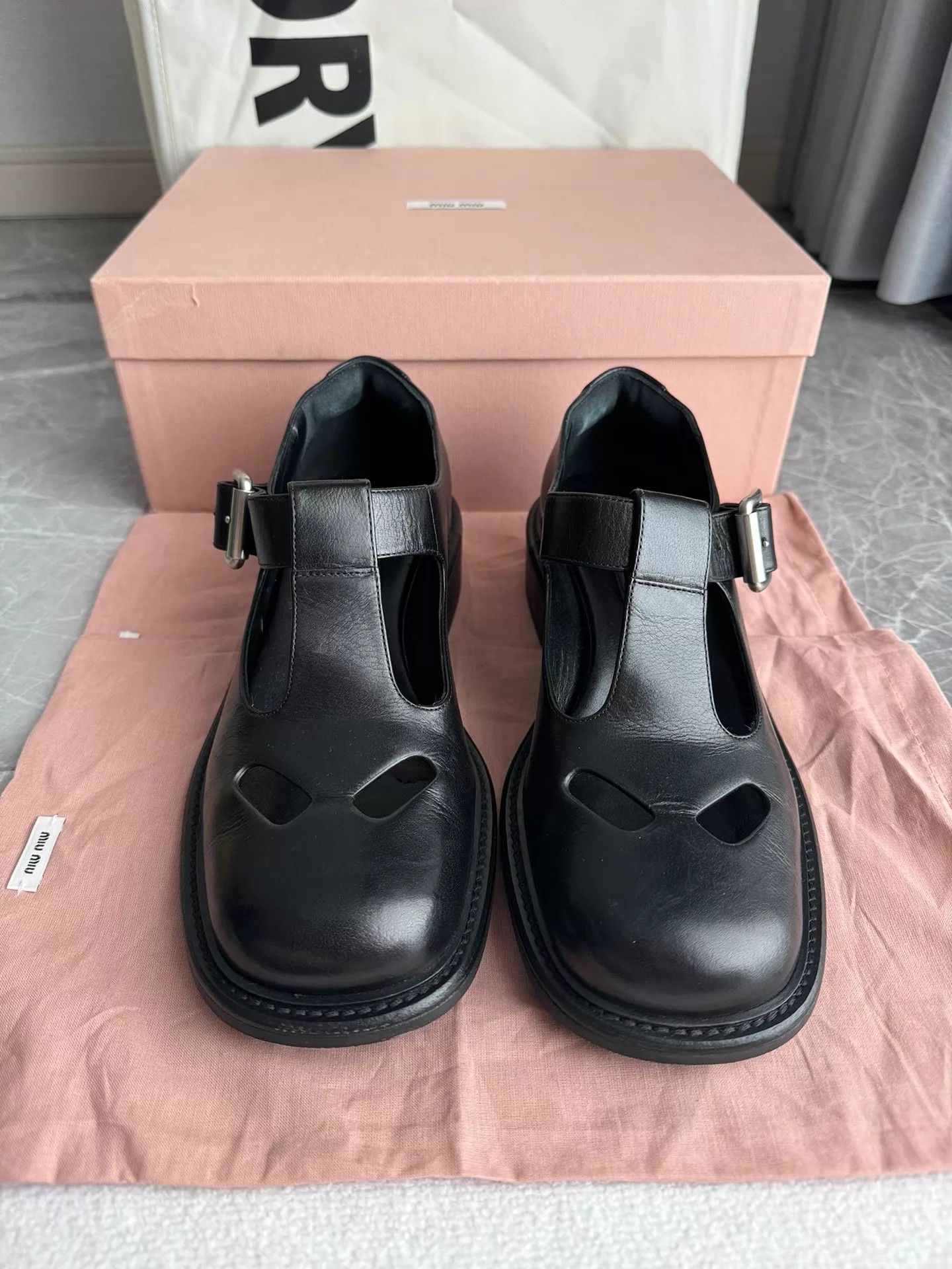 Miu Miu MIU MIU Black Leather Buckle T-strap Mary Jane 38 Size US 7.5 / IT 37.5 - 2 Thumbnail