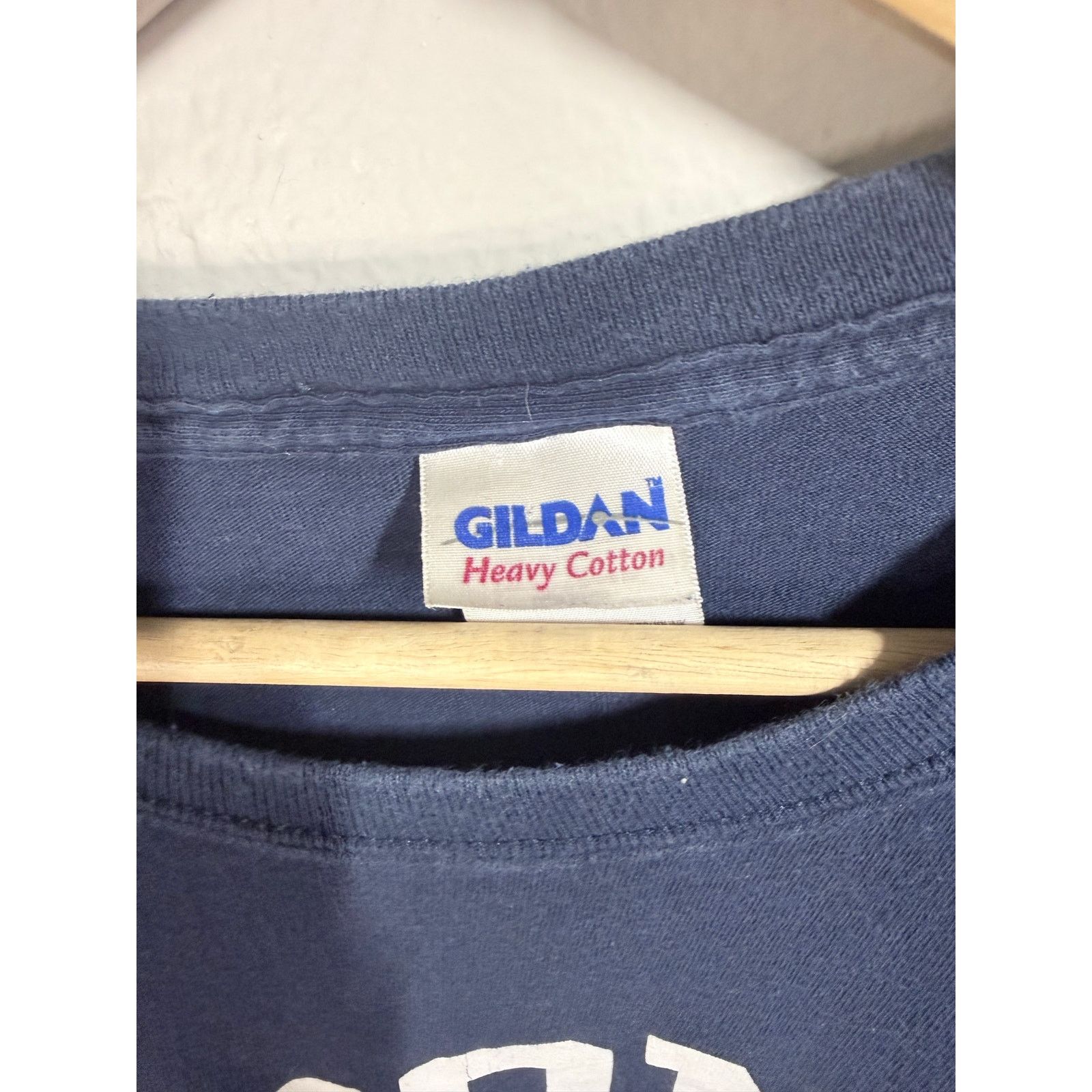 Gildan XL UConn football Gildan tag Size US XL / EU 56 / 4 - 2 Thumbnail